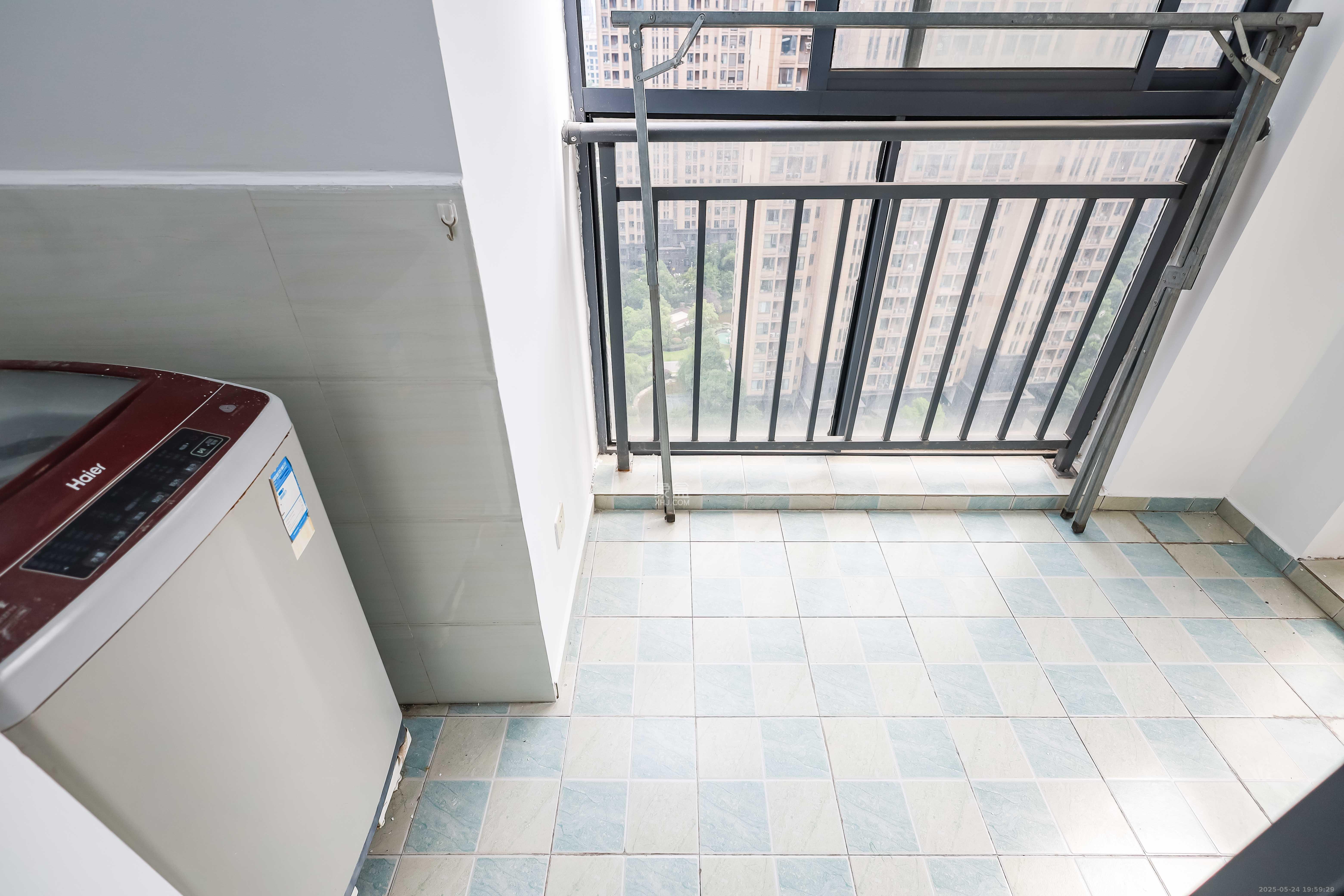 荣盛花语馨苑 1室2厅1卫 44.5万 荣盛花语馨苑 1室2厅1卫 44.5万阳台