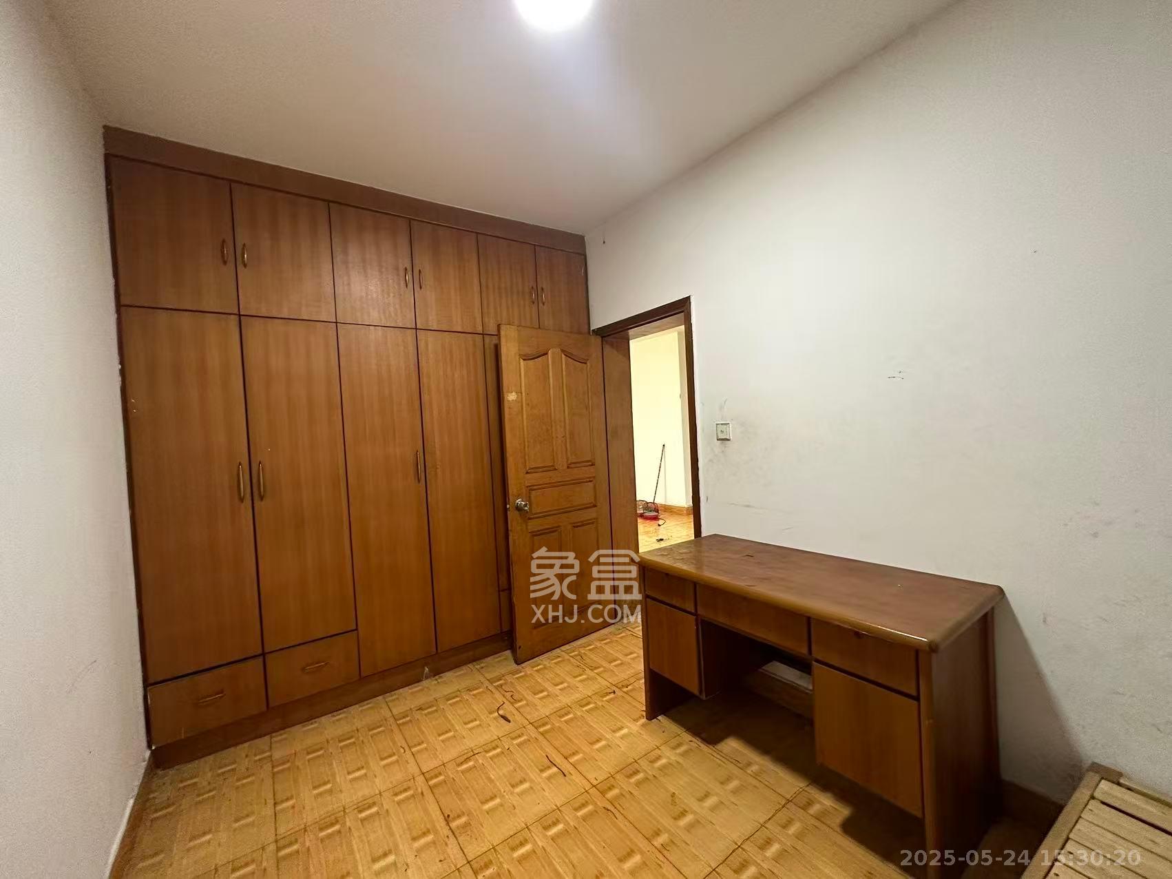 中南汽车世界  3室2厅1卫    1000.0元/月室内图