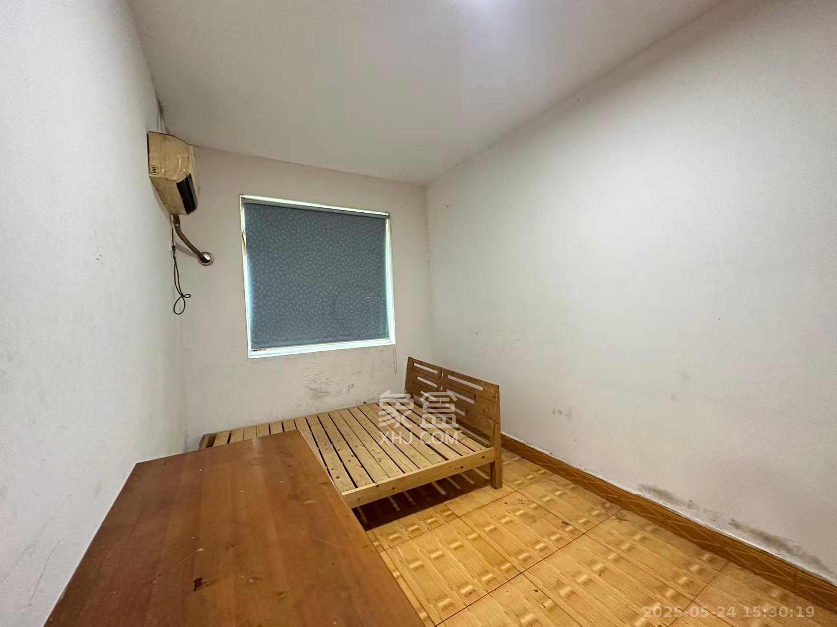 中南汽车世界  3室2厅1卫    1000.0元/月室内图