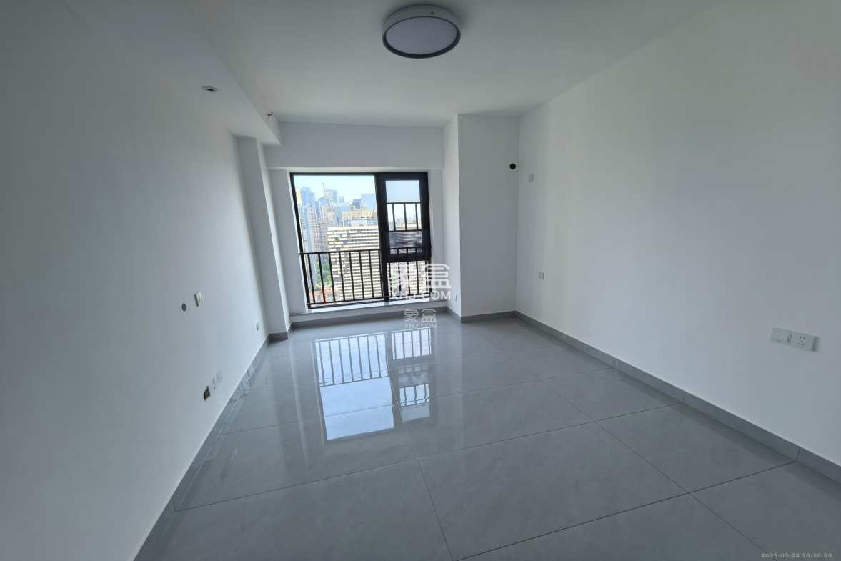 卓越江岸  1室2厅1卫    1800.0元/月 卓越江岸  1室2厅1卫    1800.0元/月室内图