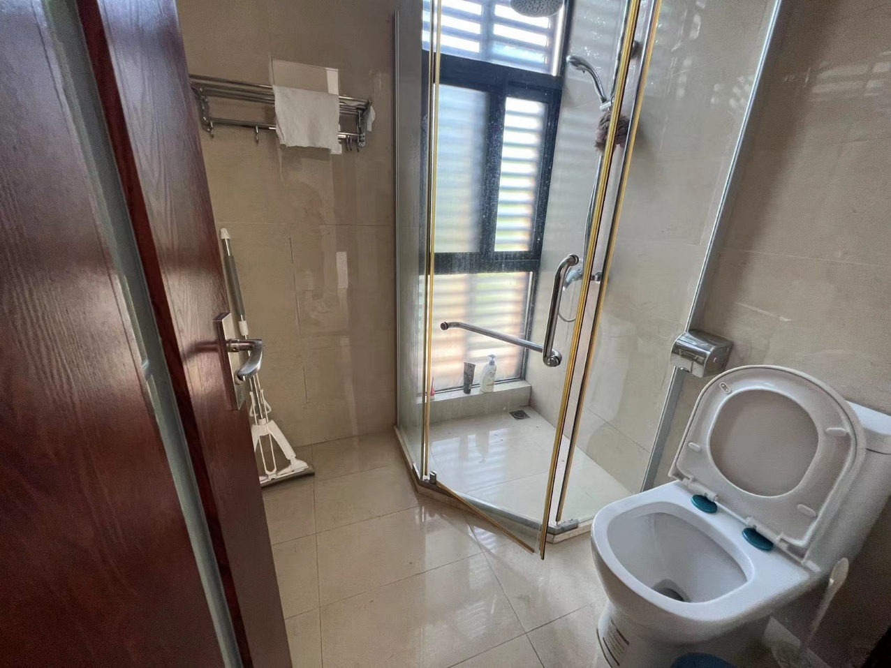 泰达比华利山庄 5室3厅1卫 19000.0元/月 泰达比华利山庄 5室3厅1卫 19000.0元/月室内图