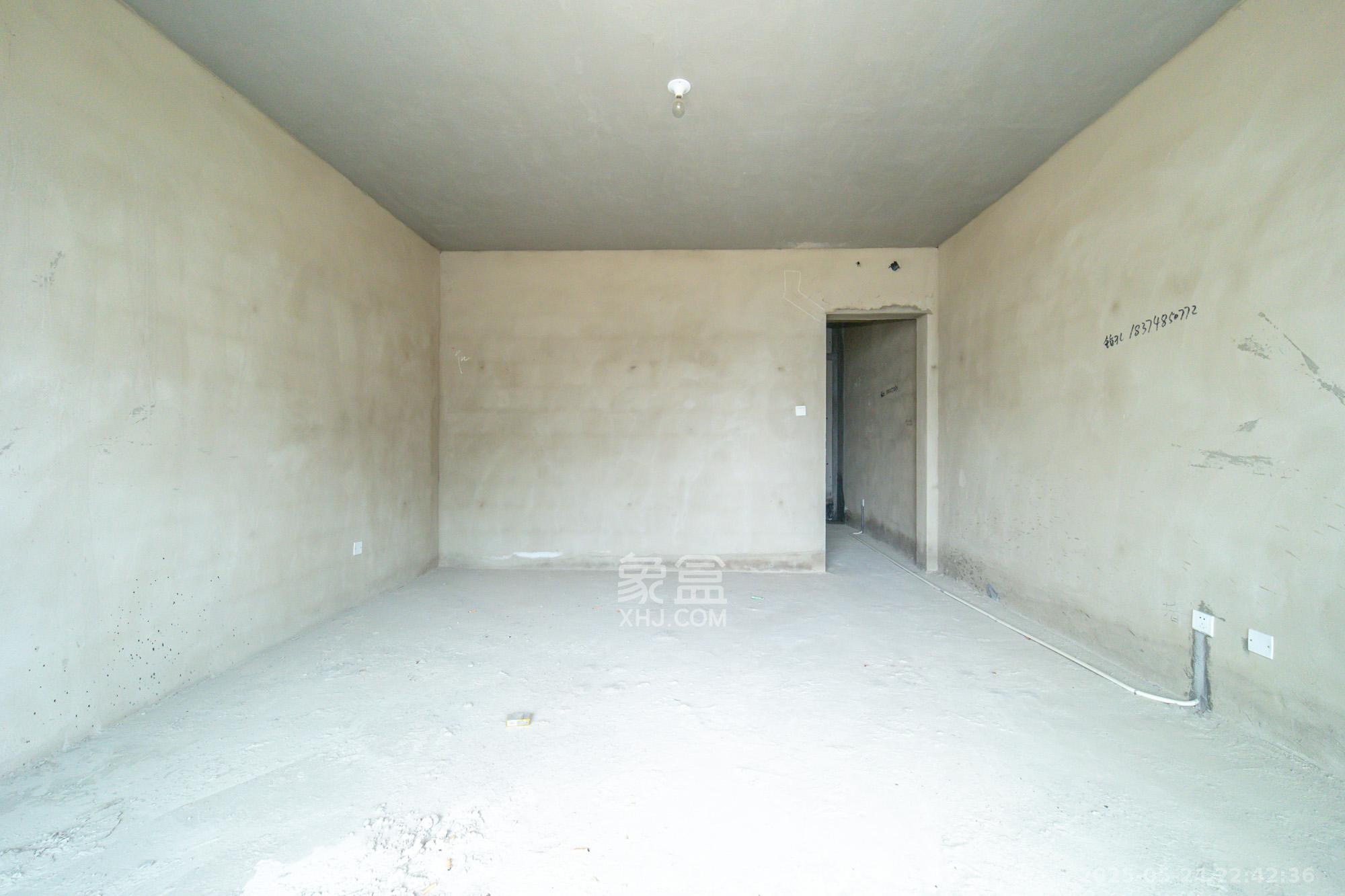 中梁正荣府 4室2厅1卫 113.8万 中梁正荣府 4室2厅1卫 113.8万客厅