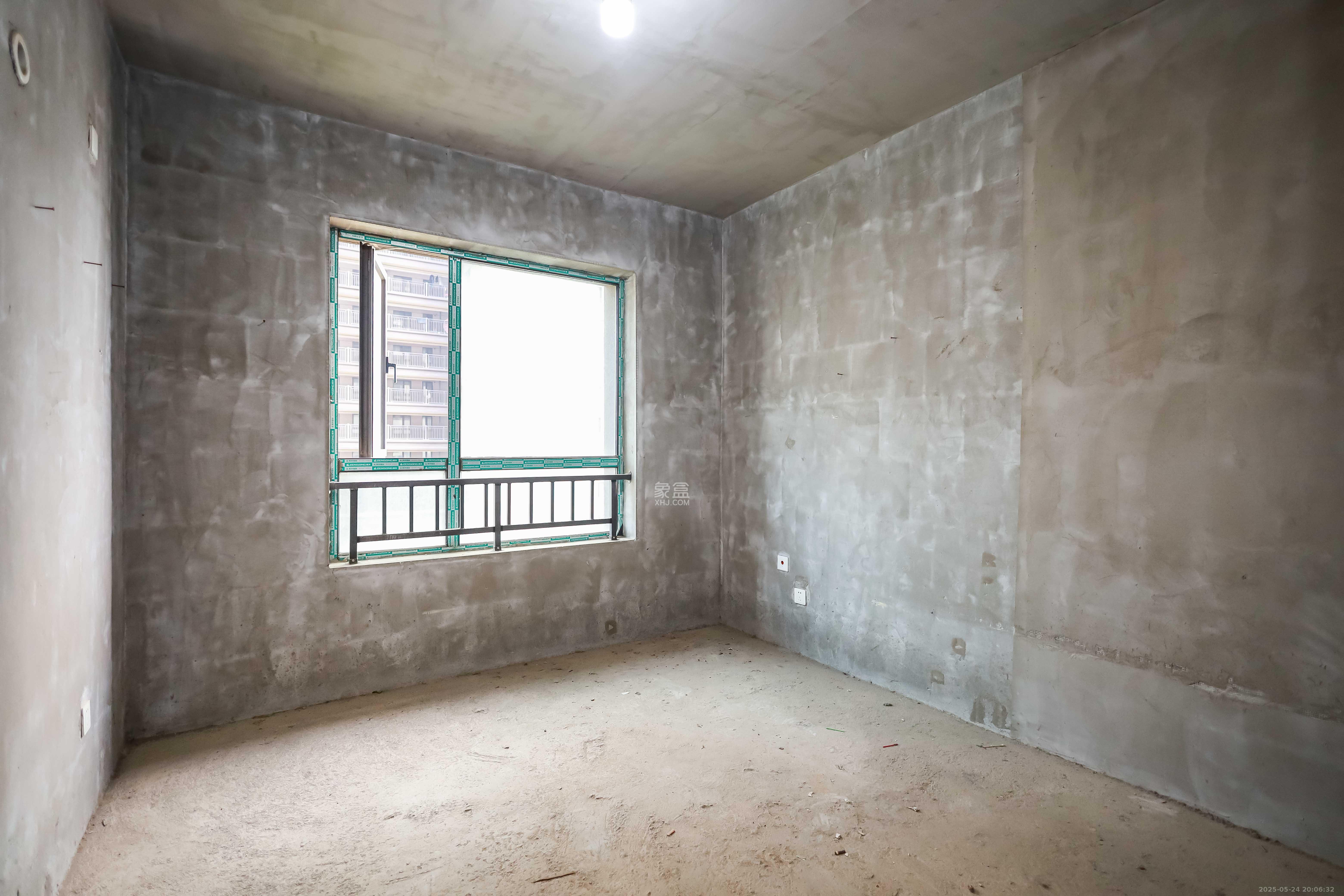 通号岭绣苑 4室2厅2卫 79.8万 通号岭绣苑 4室2厅2卫 79.8万卧室