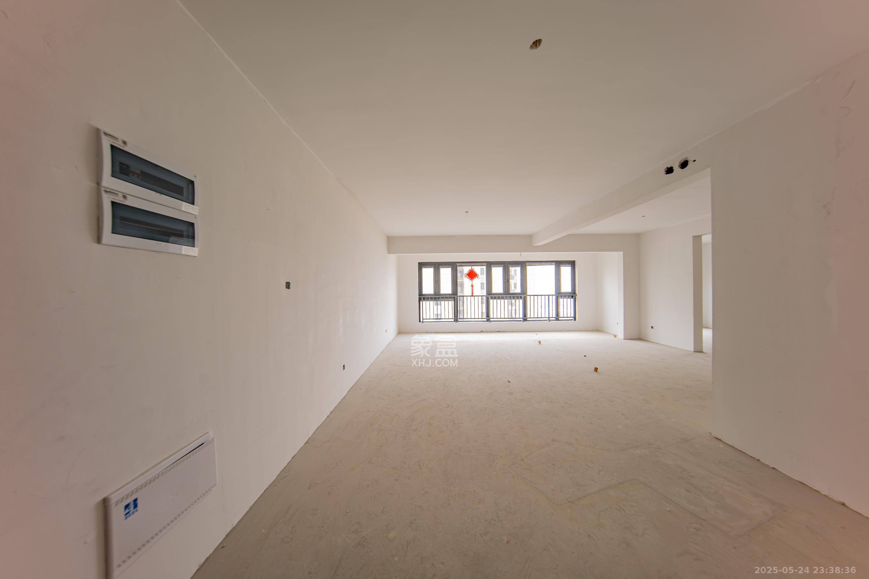 建投象山国际  3室2厅2卫   122.00万客厅