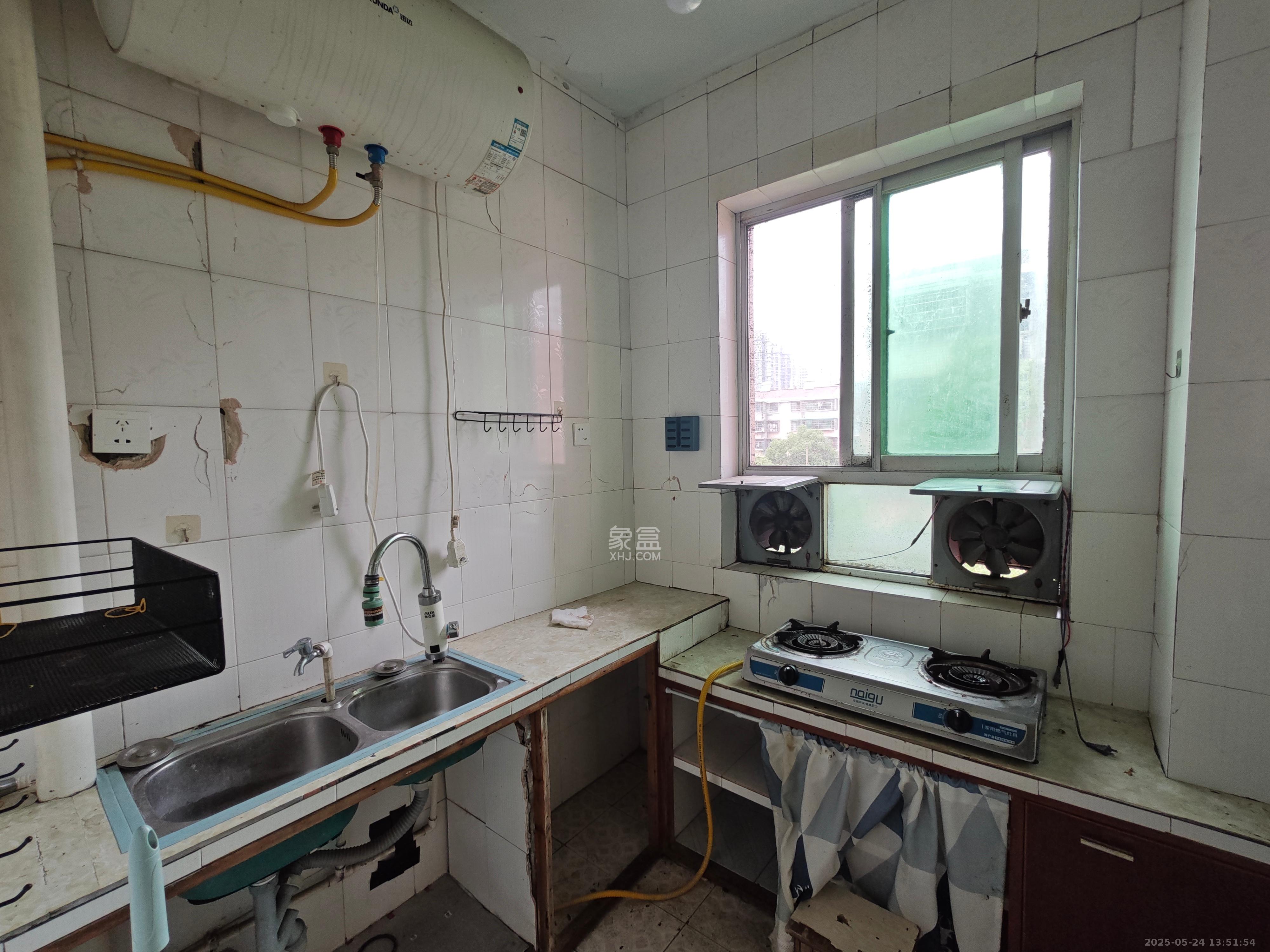 黄泥岭社区 1室0厅0卫 1200.0元/月 黄泥岭社区 1室0厅0卫 1200.0元/月室内图