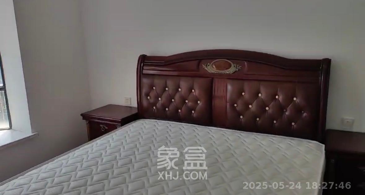 天城湖光山色  3室2厅2卫    2800.0元/月室内图