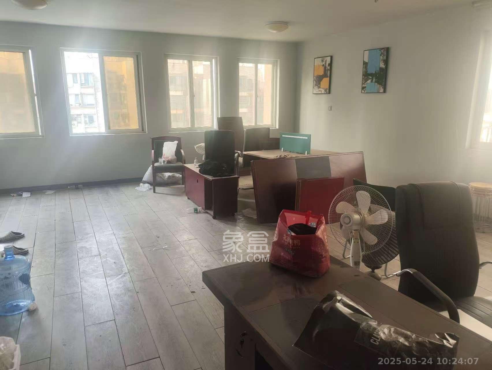 巧克力空间(建鸿达现代大厦) 0室1厅1卫 1800.0元/月 巧克力空间(建鸿达现代大厦) 0室1厅1卫 1800.0元/月室内图