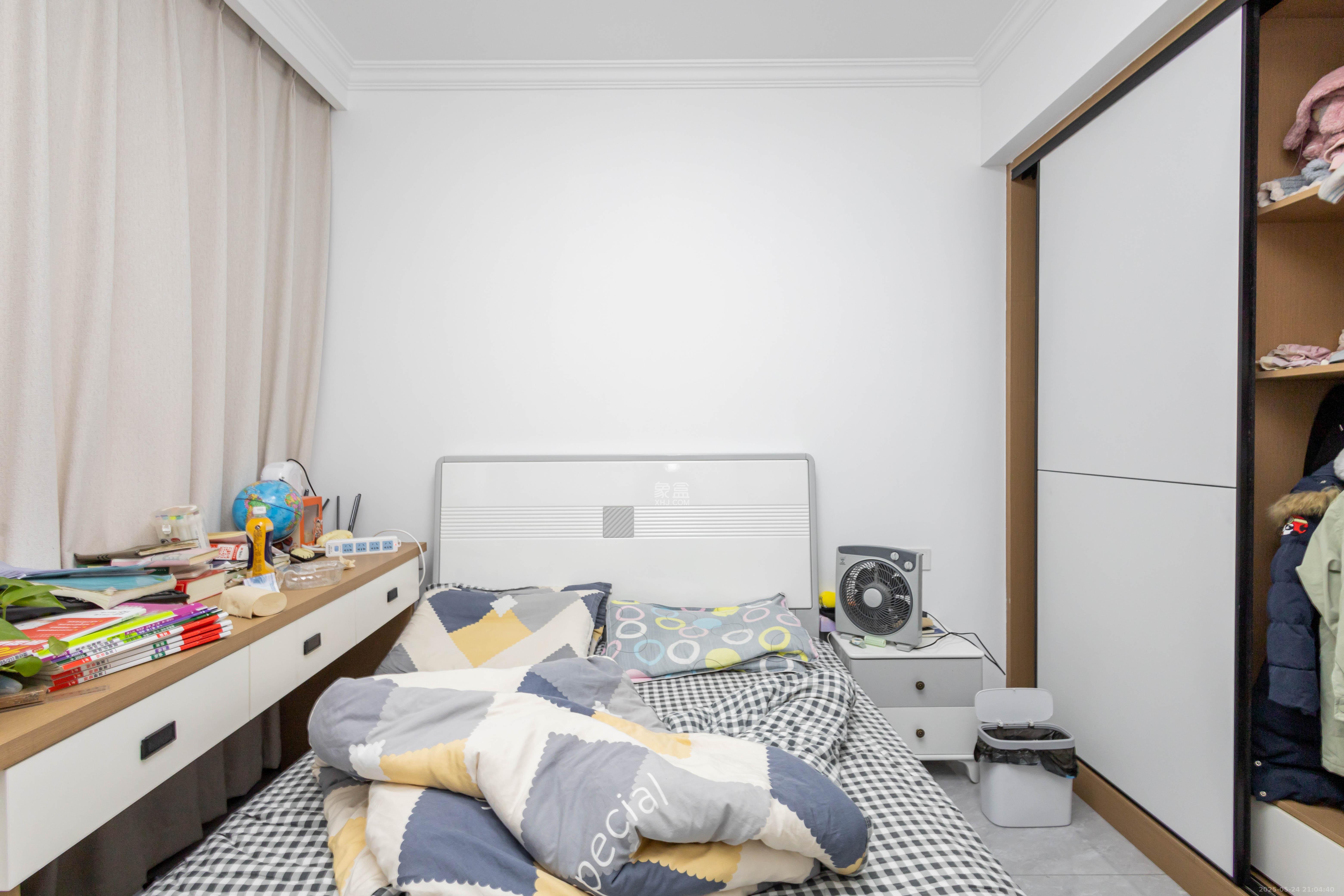 日盛湖湘花苑  3室2厅1卫    87.8万卧室