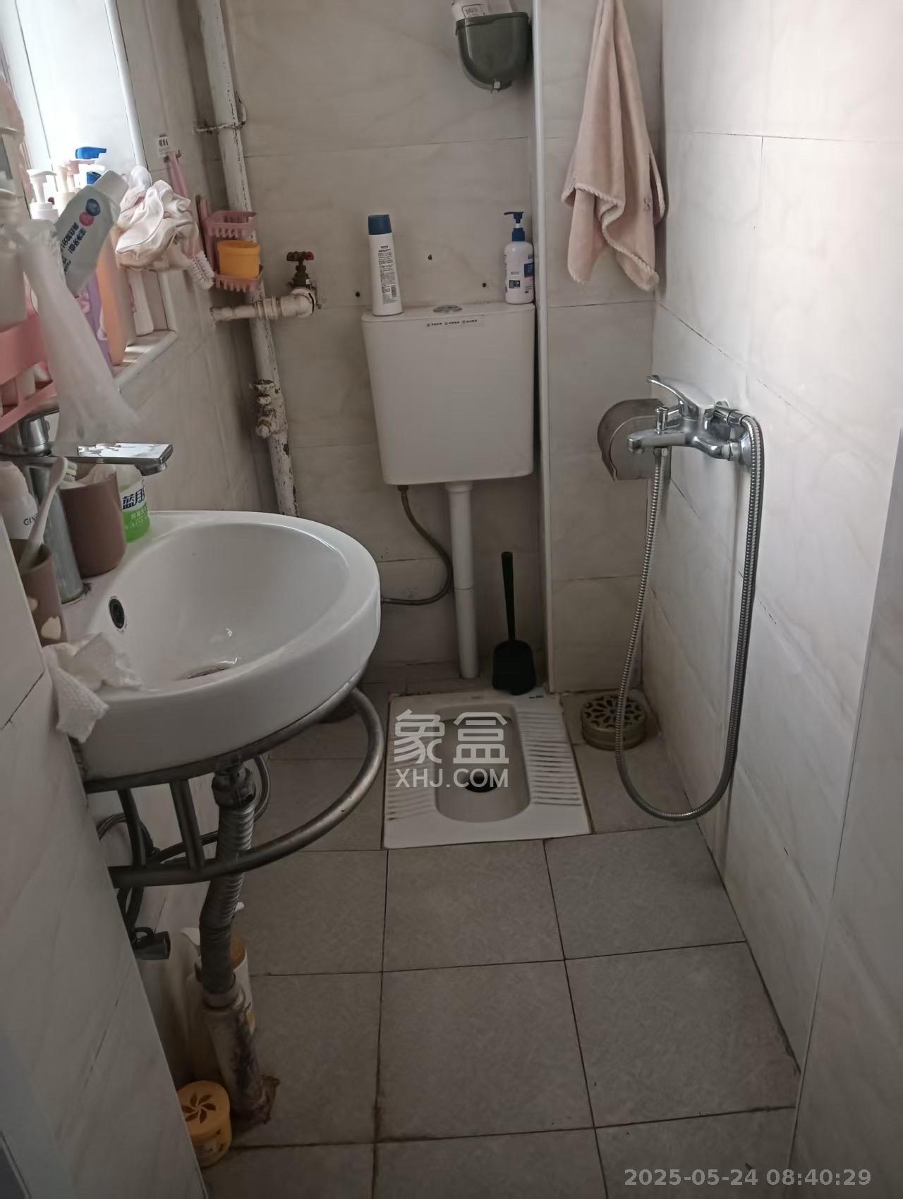 床单厂宿舍  1室0厅0卫   1800.00元/月室内图