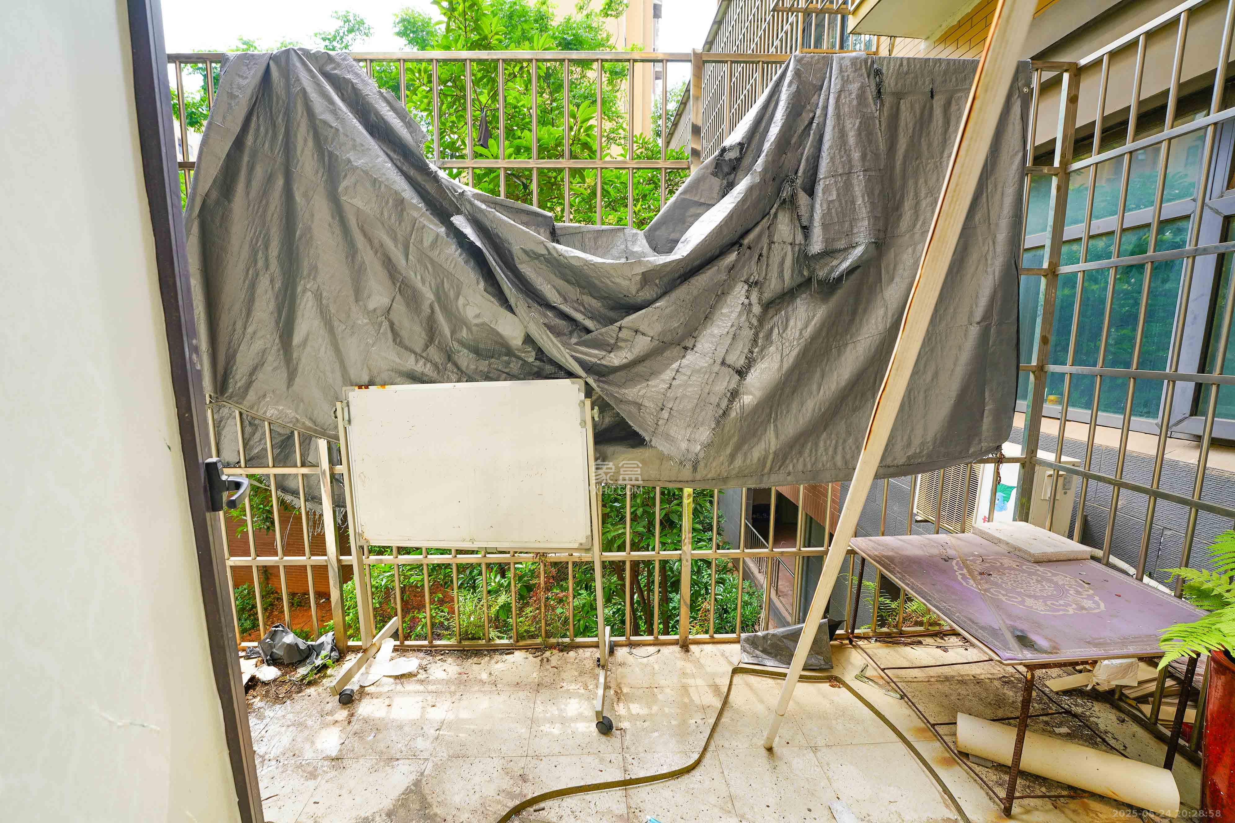 嘉华城(一期) 6室2厅2卫 268.0万 嘉华城(一期) 6室2厅2卫 268.0万阳台