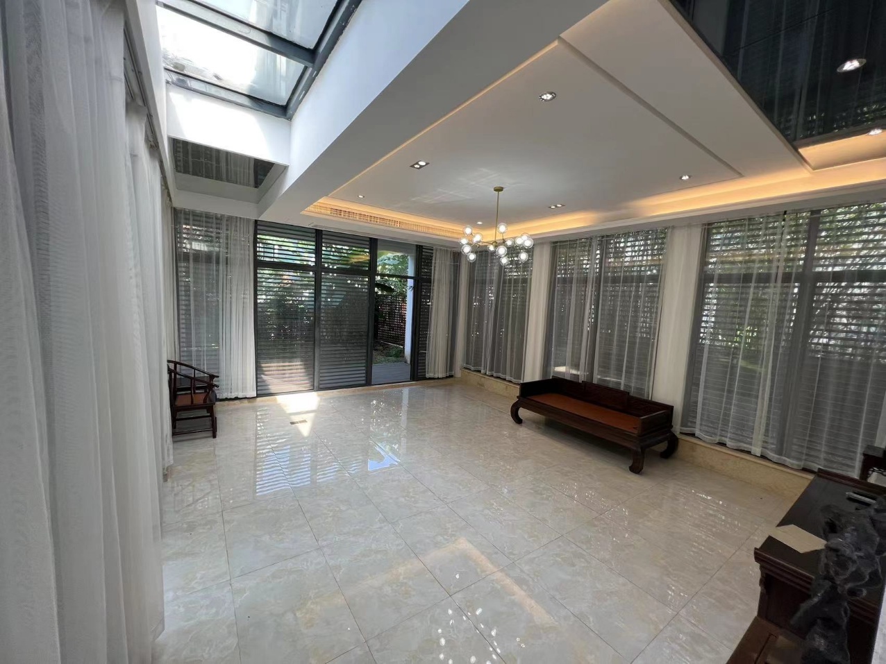 泰达比华利山庄 5室3厅1卫 19000.0元/月 泰达比华利山庄 5室3厅1卫 19000.0元/月室内图