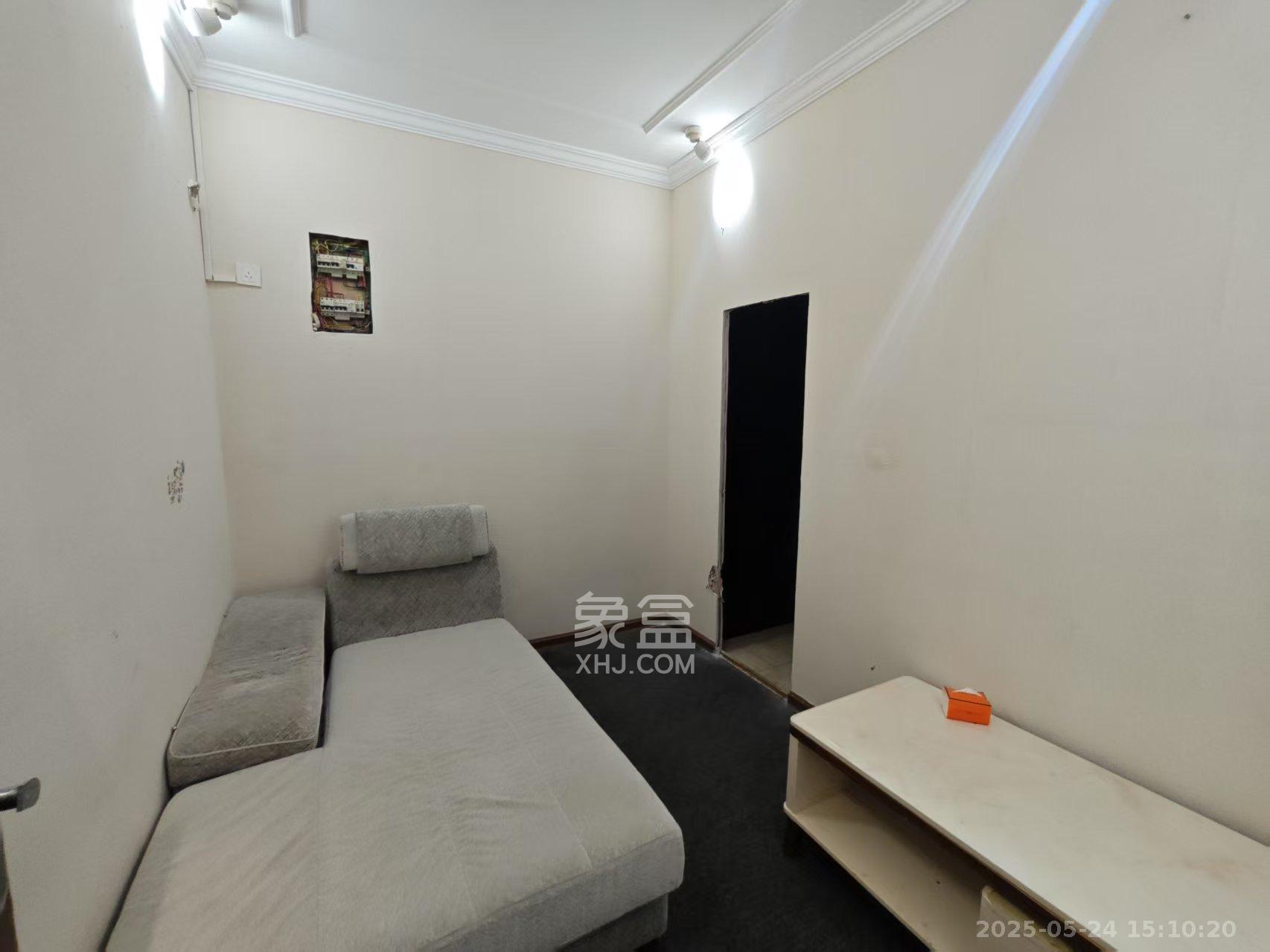 兴威名城 8室2厅1卫 4800.0元/月 兴威名城 8室2厅1卫 4800.0元/月室内图