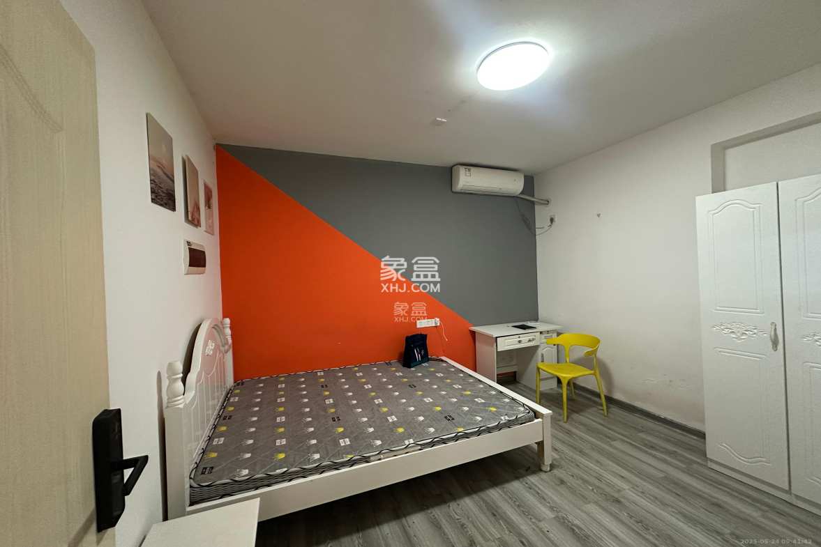 奥莱名邸 5室2厅2卫 2400.0元/月 奥莱名邸 5室2厅2卫 2400.0元/月室内图