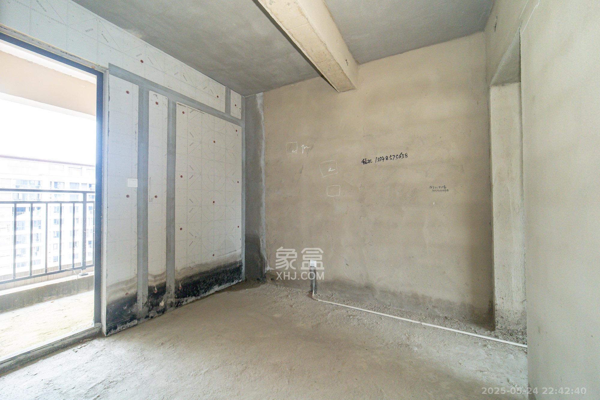 中梁正荣府 4室2厅1卫 113.8万 中梁正荣府 4室2厅1卫 113.8万卧室