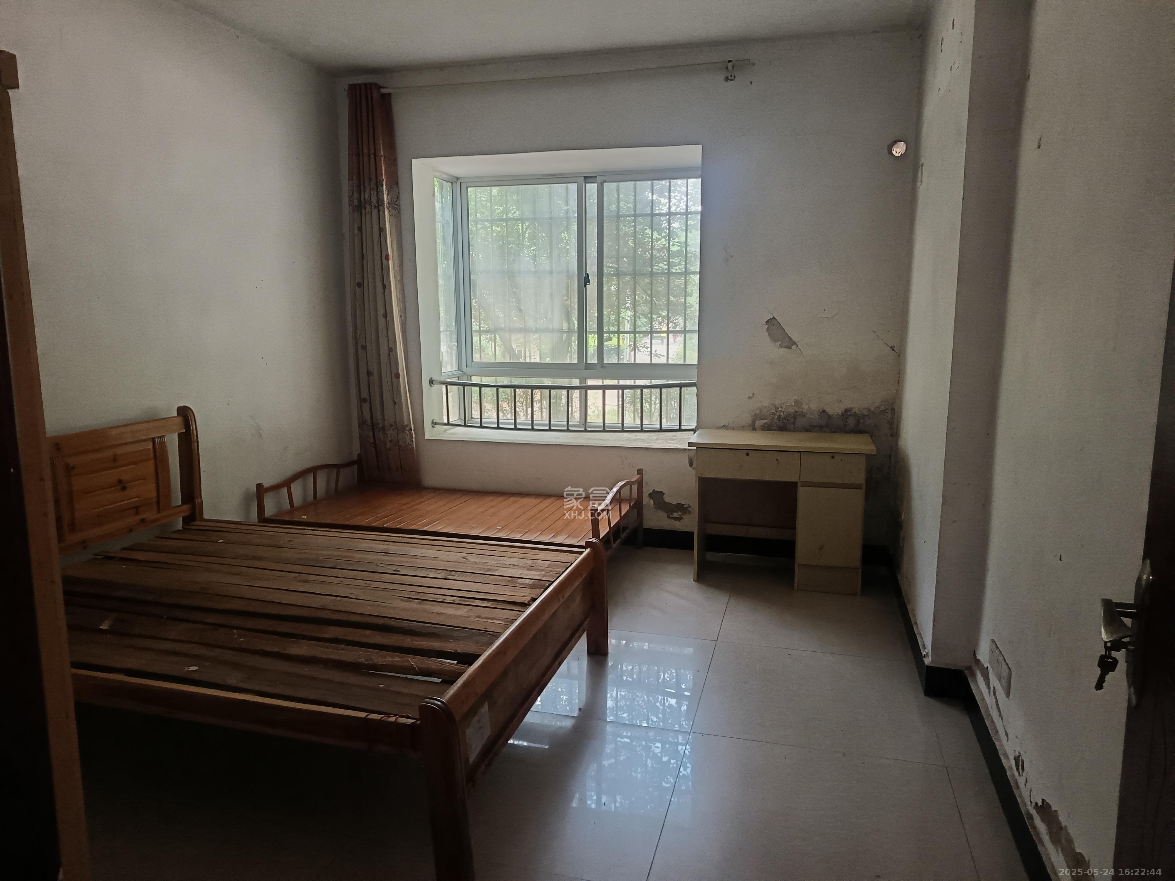 含浦家苑 3室2厅2卫 1500.0元/月 含浦家苑 3室2厅2卫 1500.0元/月室内图