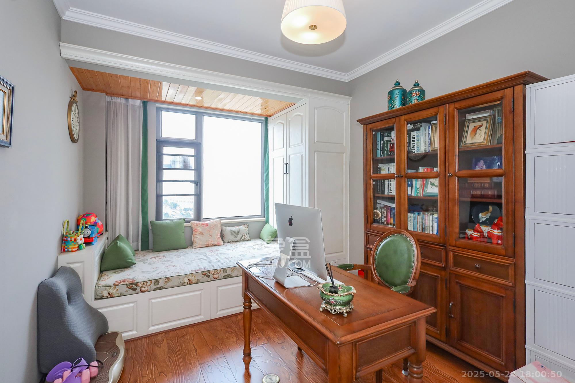 八方小区B区  3室2厅2卫    448.0万 八方小区B区  3室2厅2卫    448.0万卧室