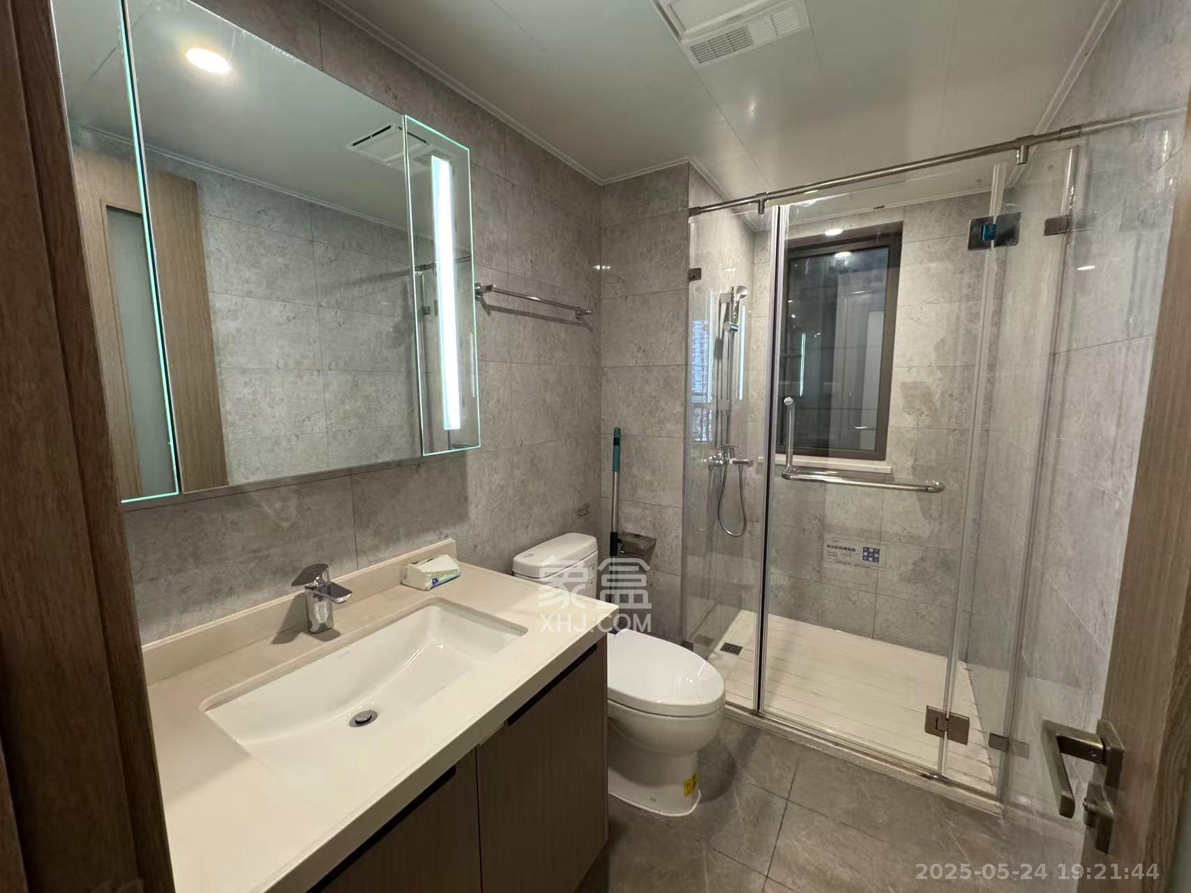 龙湖铂金中心(龙湖春江郦城)  3室1厅1卫    4000.0元/月 龙湖铂金中心(龙湖春江郦城)  3室1厅1卫    4000.0元/月室内图