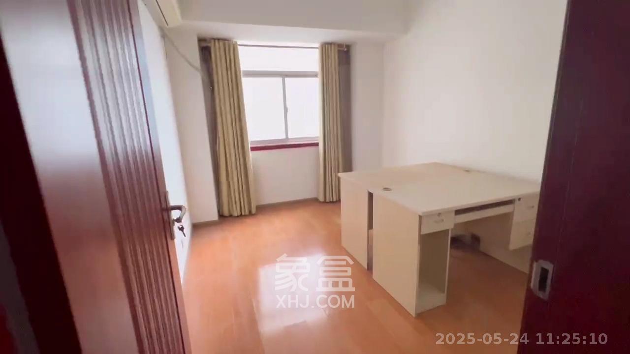 高桥现代商贸城  6室1厅1卫    4200.0元/月 高桥现代商贸城  6室1厅1卫    4200.0元/月室内图