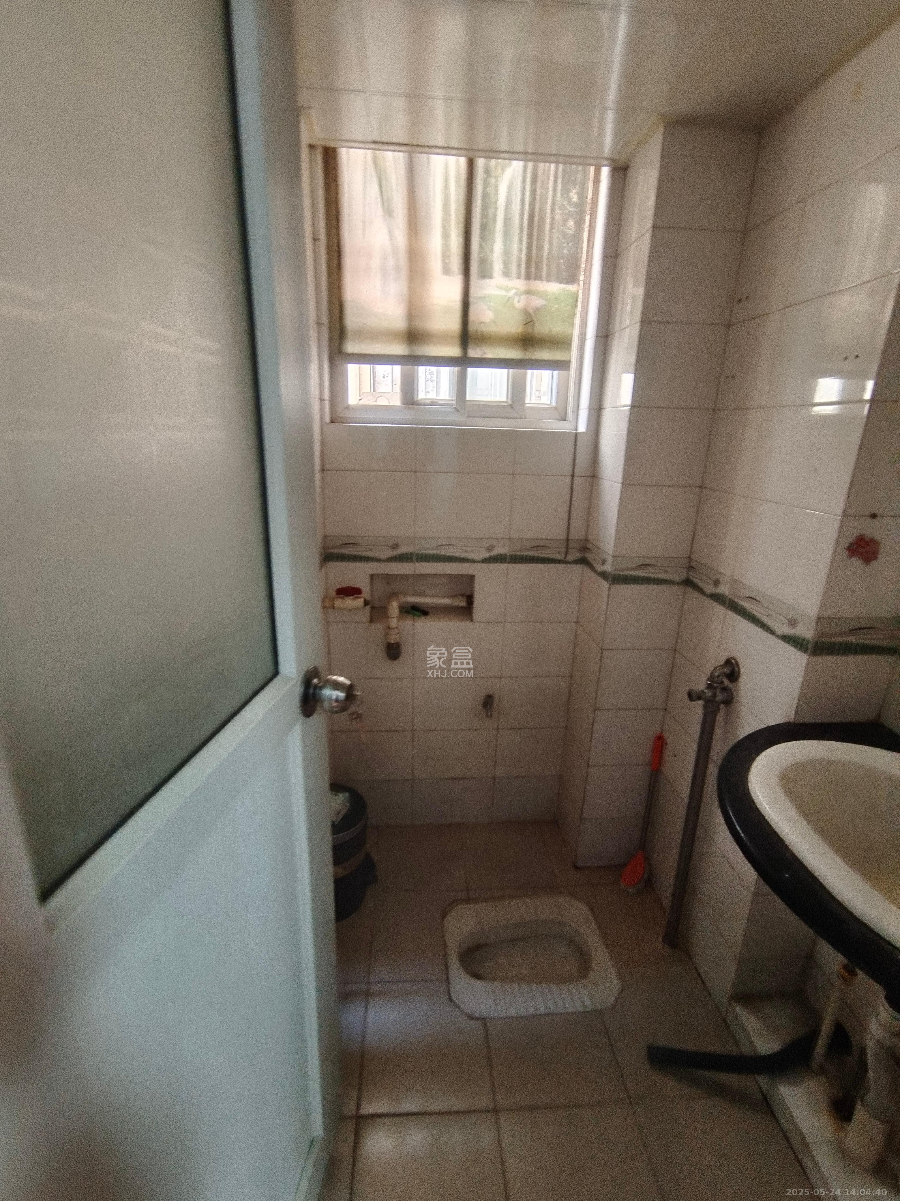 富绿新村  3室2厅2卫   1800.00元/月室内图