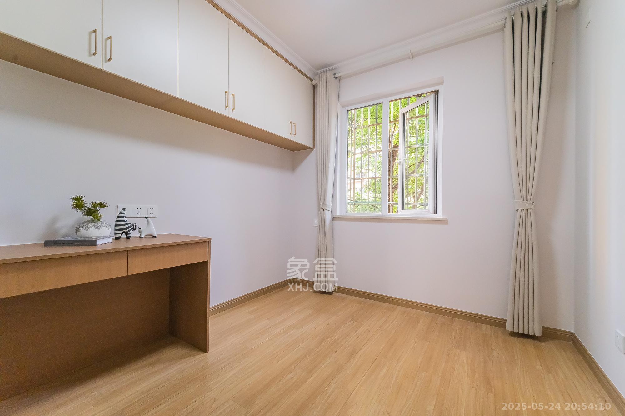 MOMA当代广场 4室2厅2卫 77.8万 MOMA当代广场 4室2厅2卫 77.8万卧室