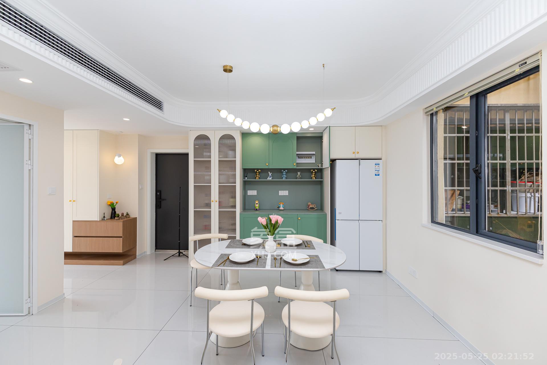 勤诚达新界 4室2厅1卫 109.8万 勤诚达新界 4室2厅1卫 109.8万客厅