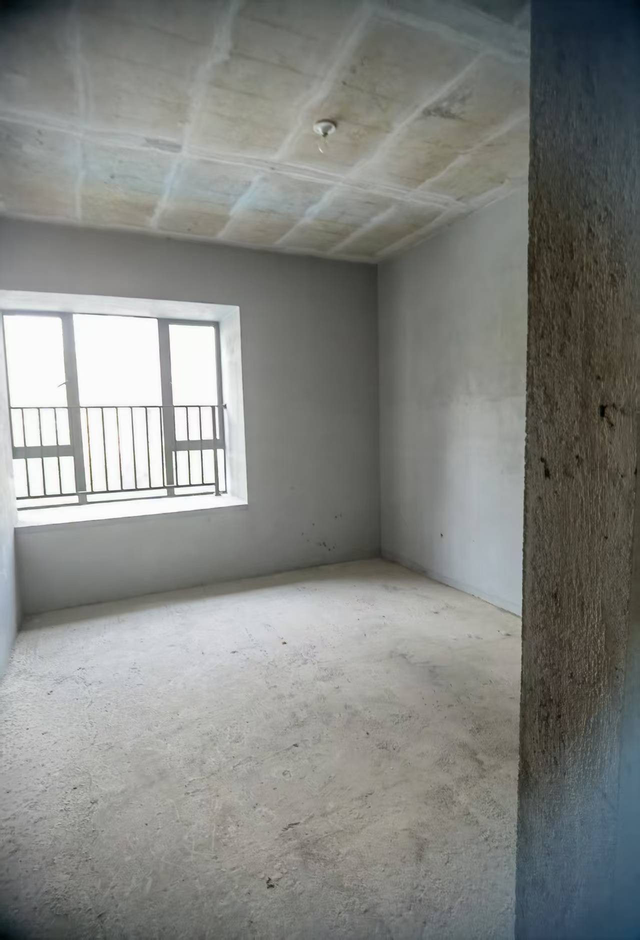 中建凤栖台  4室2厅2卫   57.80万卧室