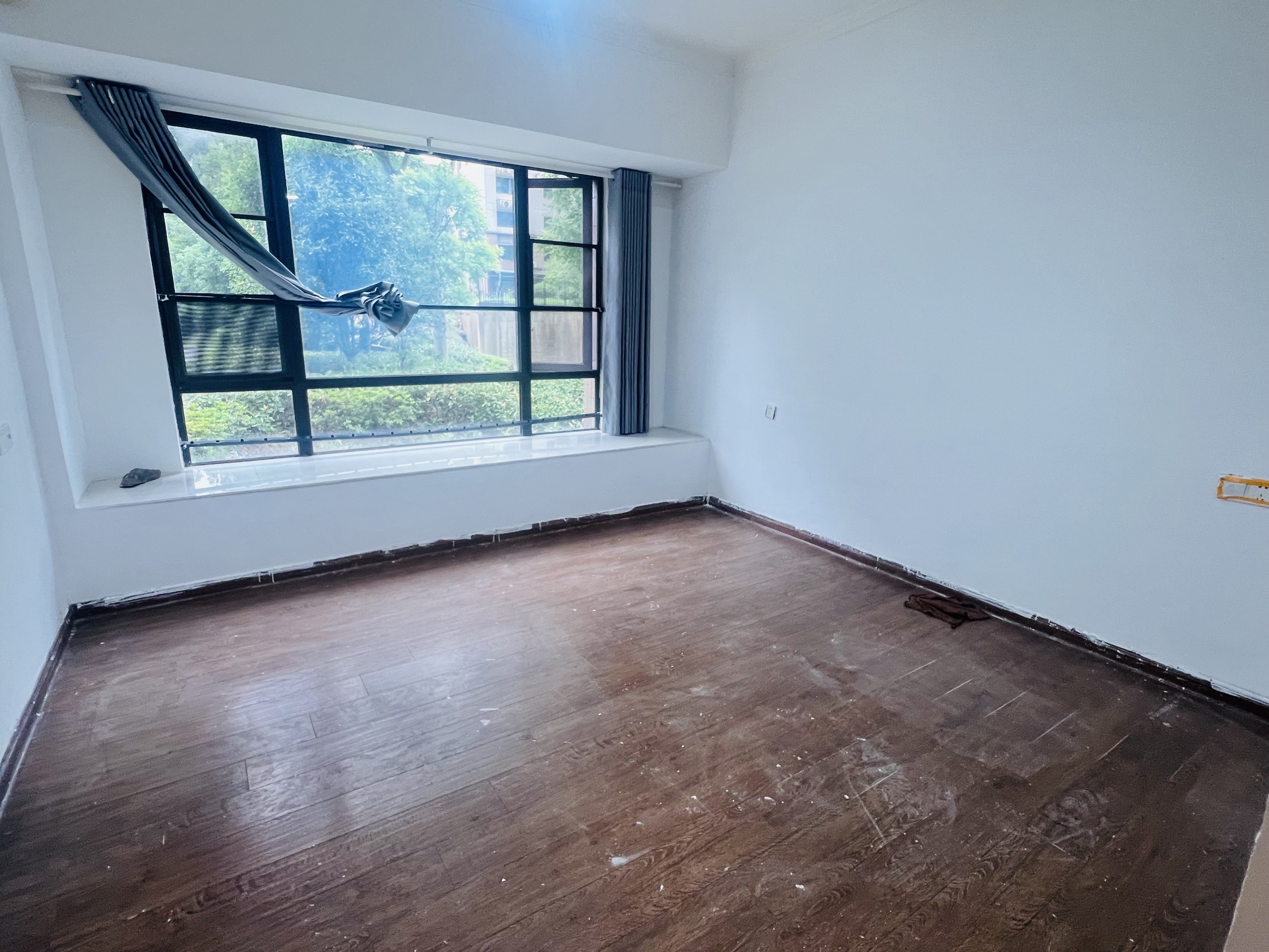 碧桂园 4室2厅2卫 2000.0元/月 碧桂园 4室2厅2卫 2000.0元/月室内图