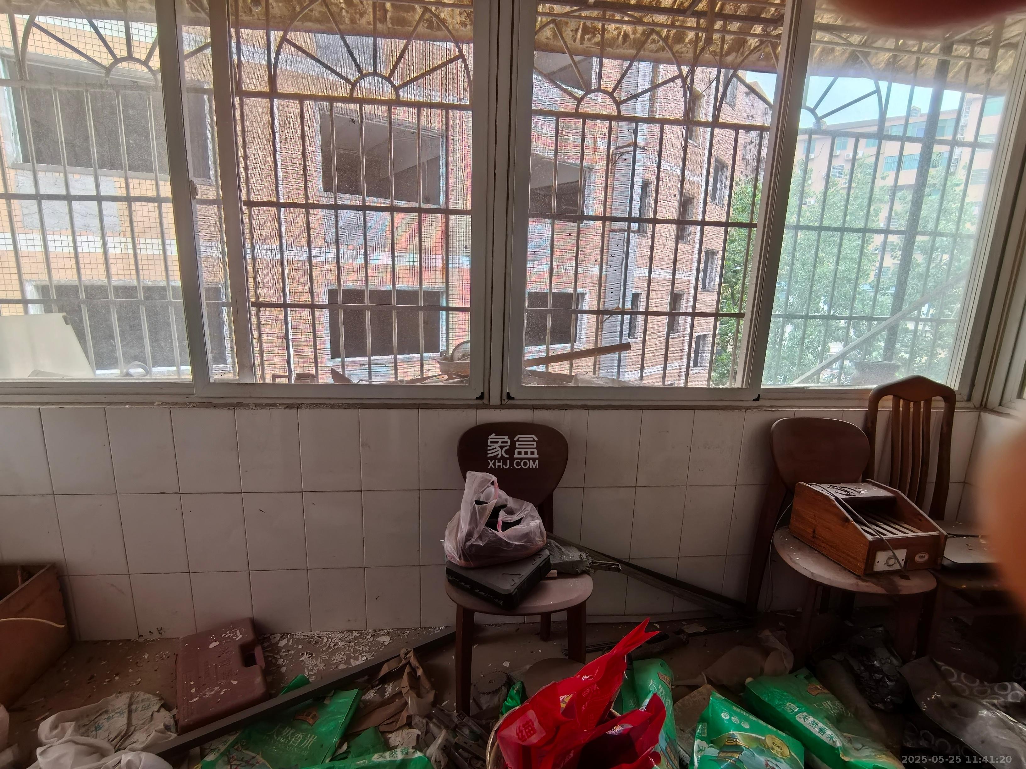 中建五局信和苑二区 2室2厅1卫 1600.0元/月 中建五局信和苑二区 2室2厅1卫 1600.0元/月室内图