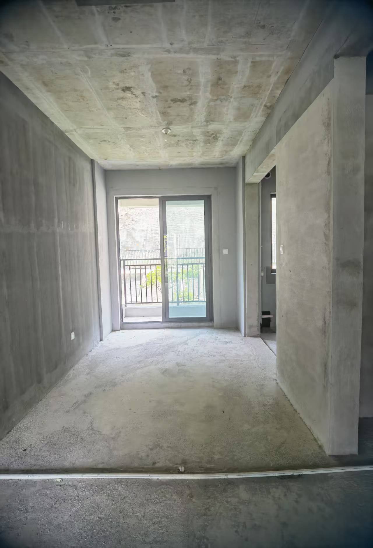 中建凤栖台  4室2厅2卫   57.80万其他