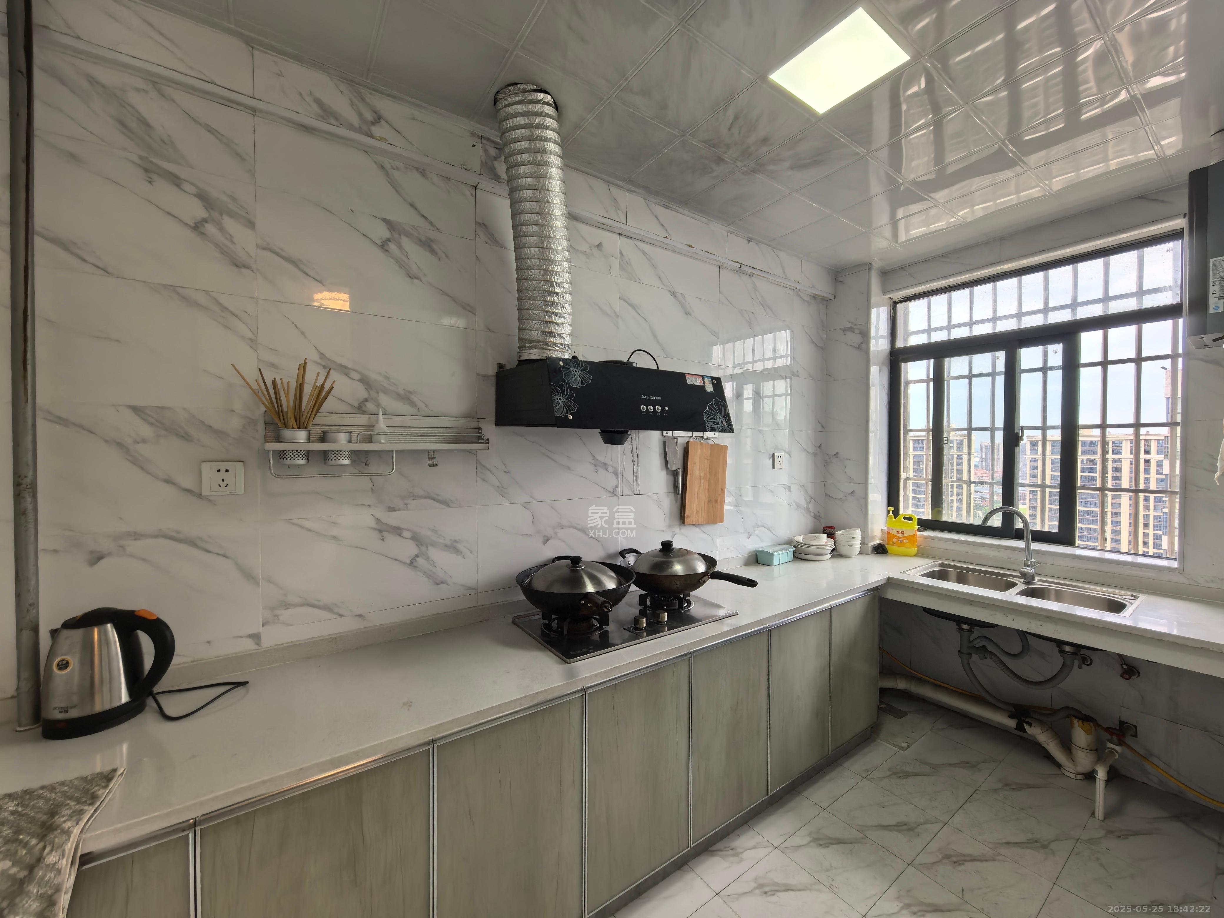 翰林居 3室2厅2卫 1600.0元/月 翰林居 3室2厅2卫 1600.0元/月室内图