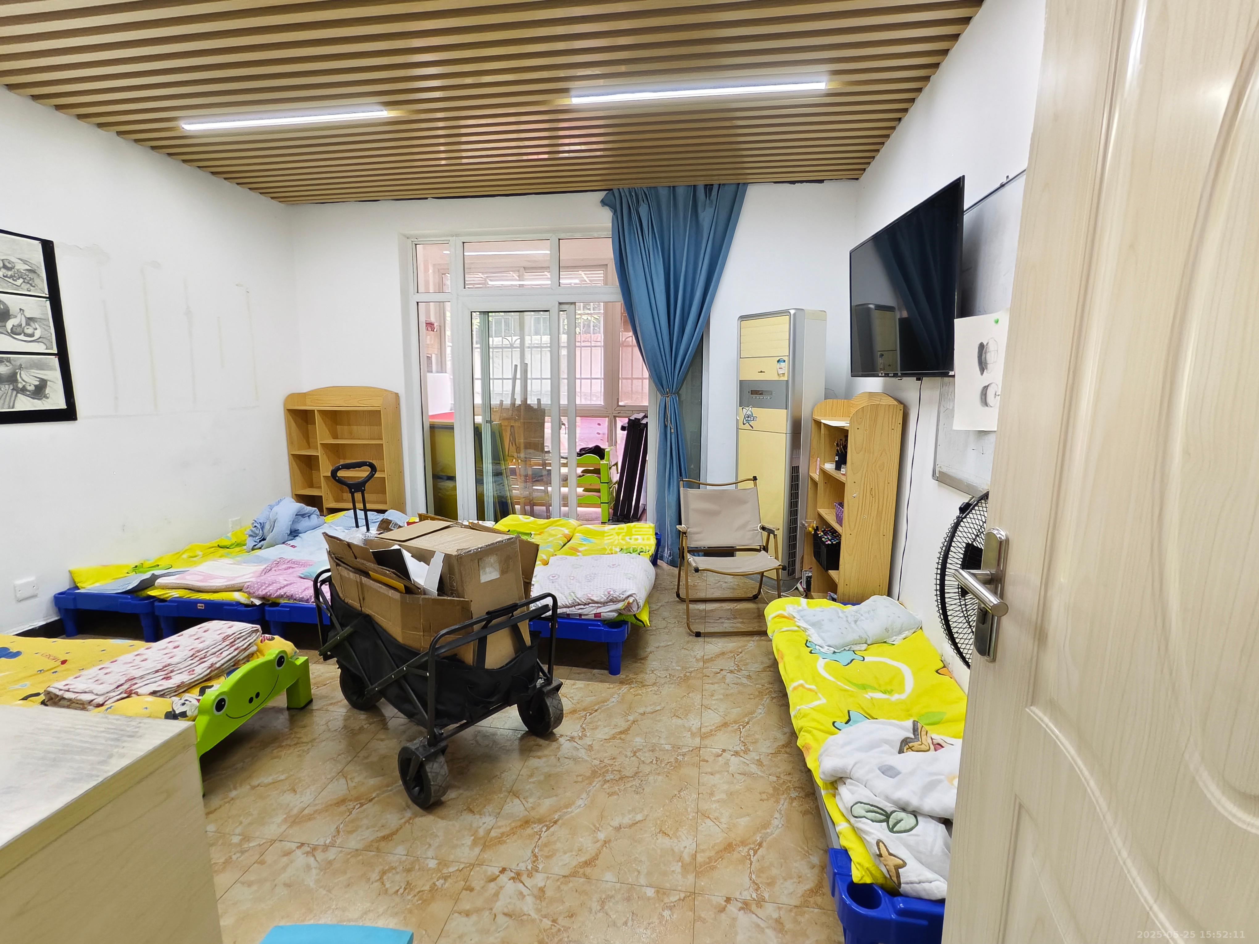 活力康城  3室2厅2卫   3600.00元/月室内图