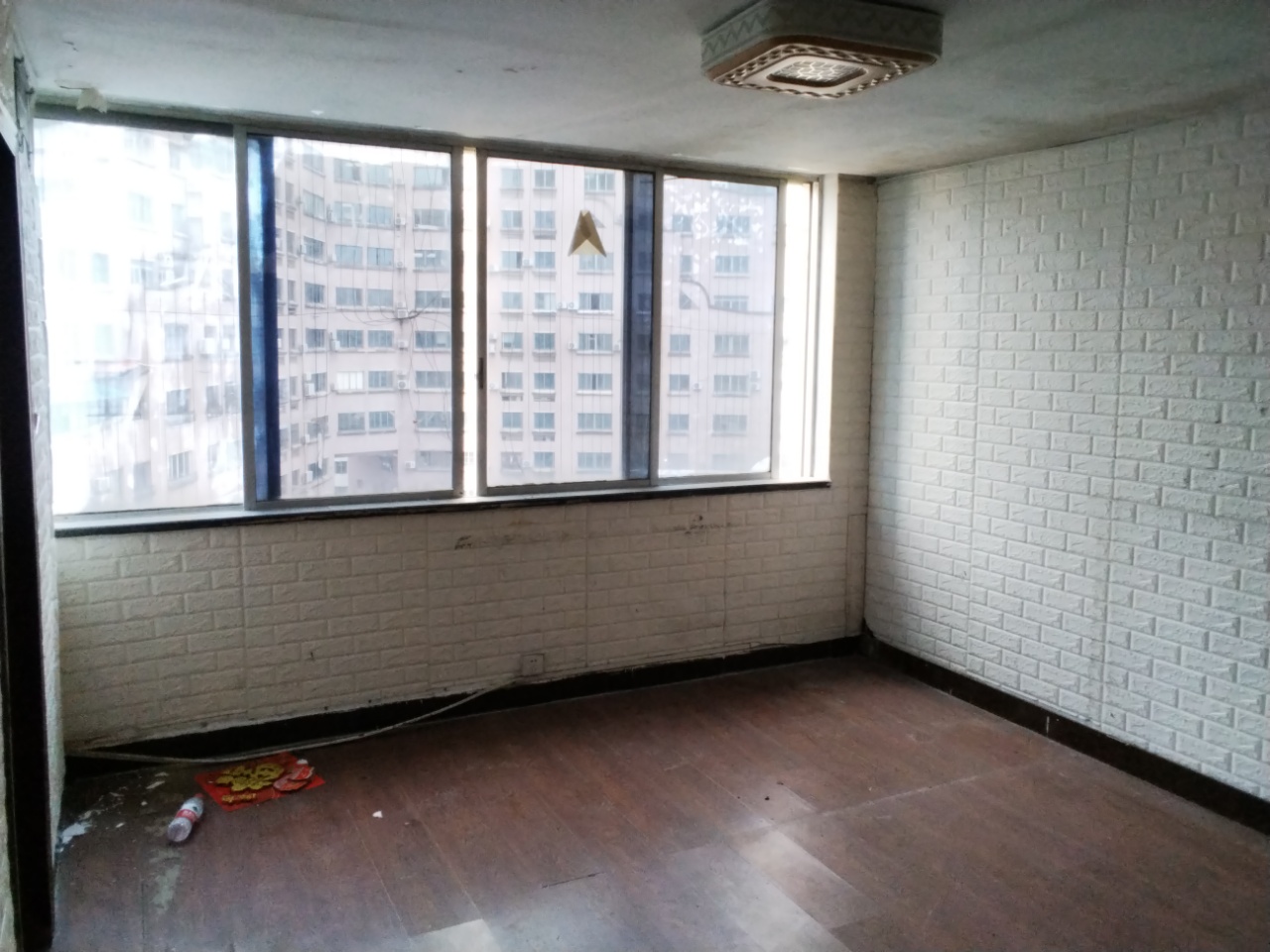 金茂大厦 3室2厅2卫 125.0万 金茂大厦 3室2厅2卫 125.0万室内图