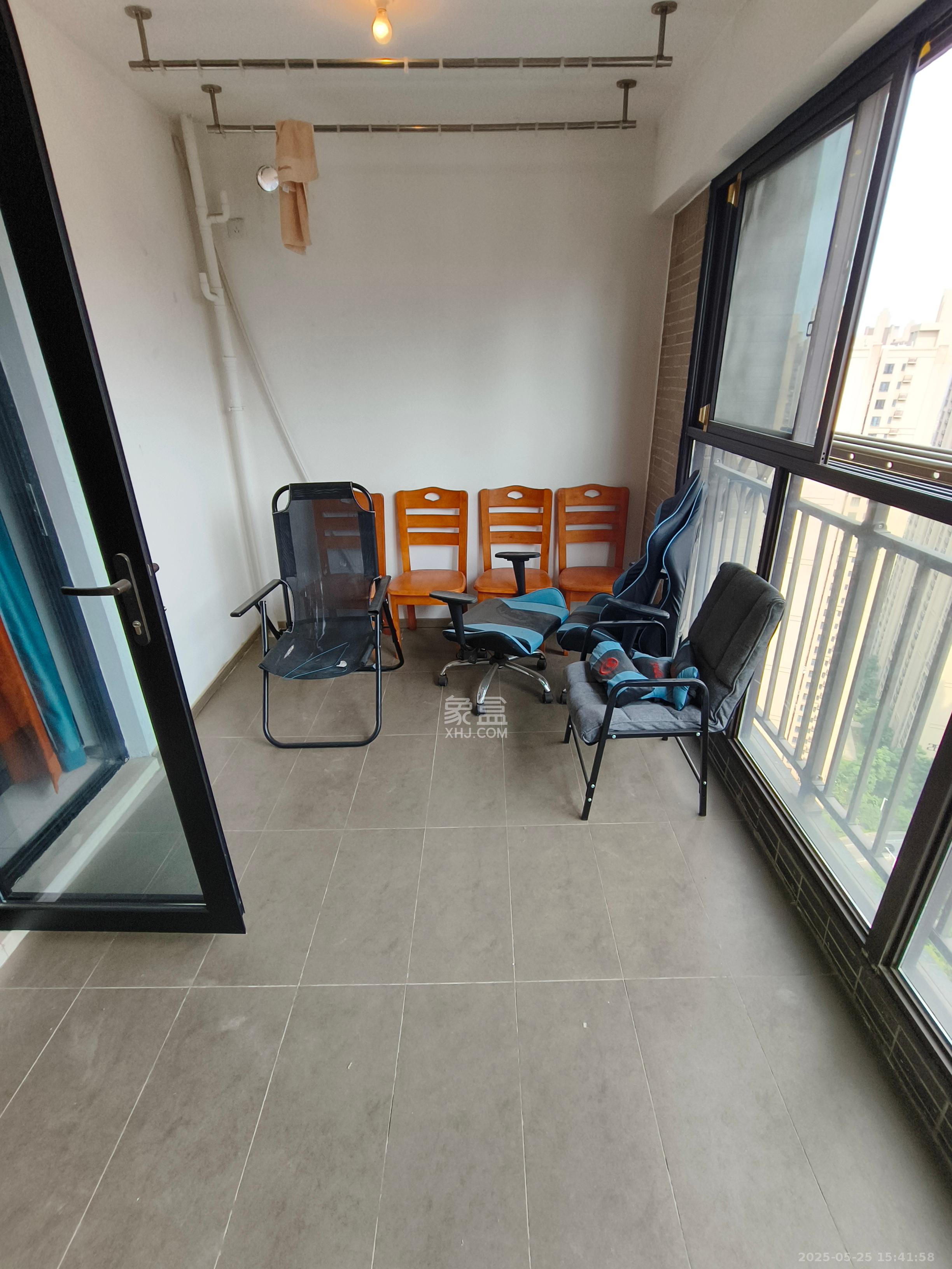 时代倾城三期  2室2厅1卫   1800.00元/月室内图