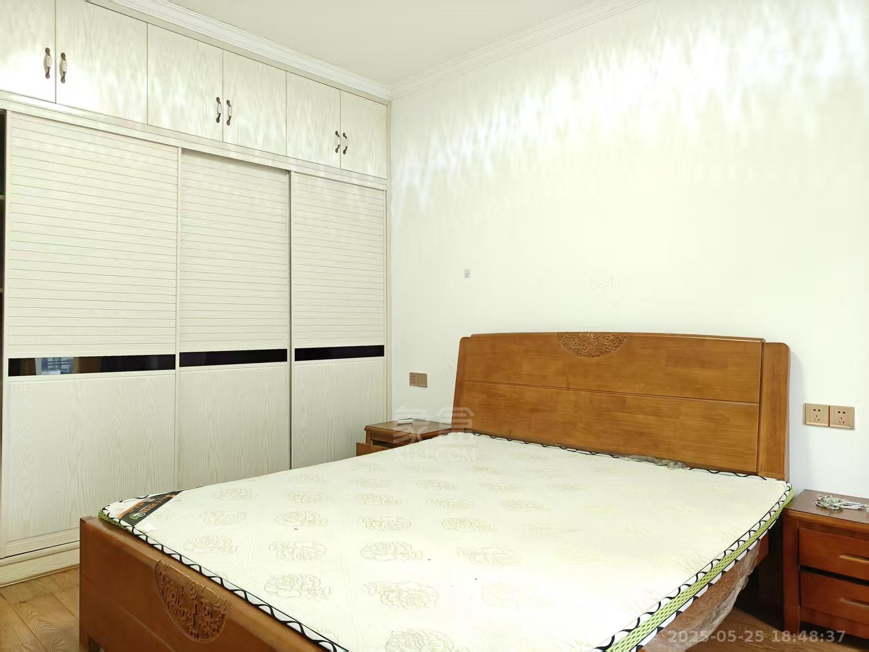 奥园广场 3室2厅2卫 2200.0元/月 奥园广场 3室2厅2卫 2200.0元/月室内图