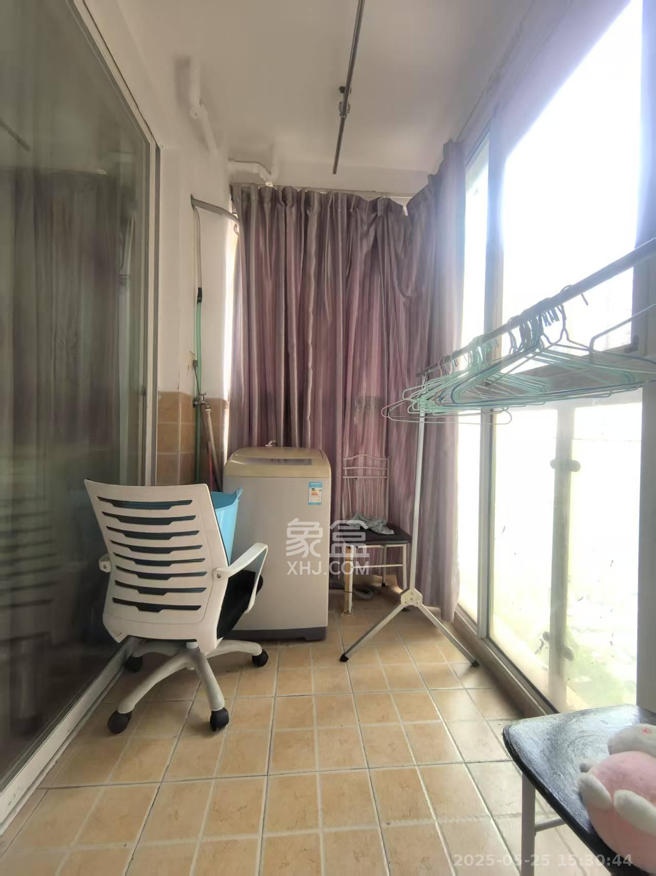 银轩铭誉(四海怡家) 1室1厅1卫 2200.0元/月 银轩铭誉(四海怡家) 1室1厅1卫 2200.0元/月室内图