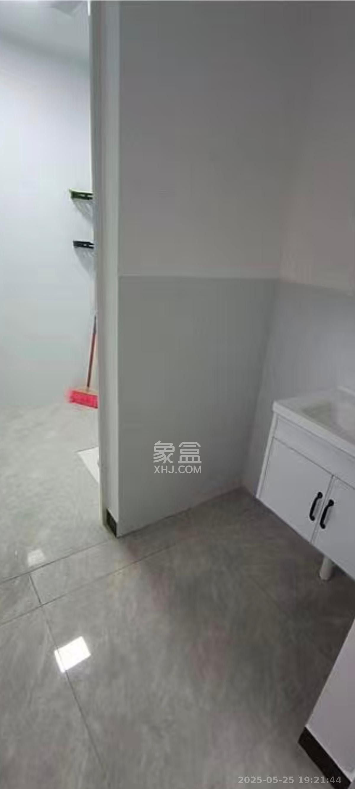 卓越浅水湾  3室2厅1卫   2500.00元/月室内图