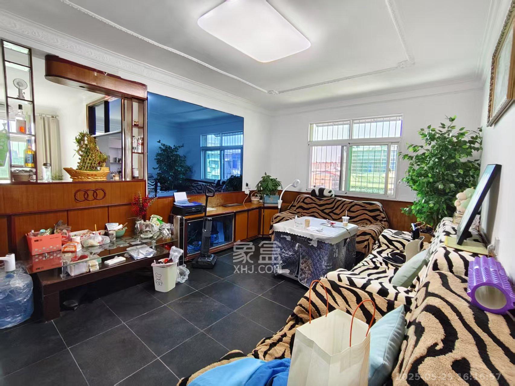 杜鹃小区 3室2厅1卫 1000.0元/月 杜鹃小区 3室2厅1卫 1000.0元/月室内图