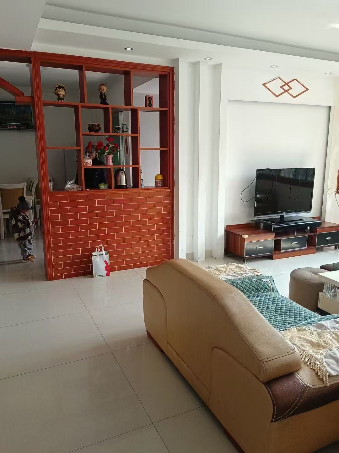 雅士林安置房 3室2厅2卫 1500.0元/月 雅士林安置房 3室2厅2卫 1500.0元/月户型图