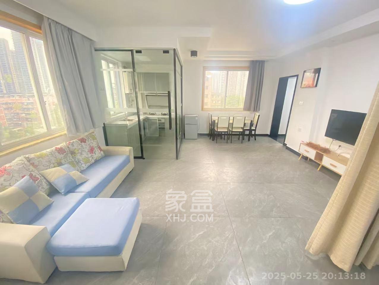 巧克力空间（建鸿达现代大厦）  1室1厅1卫   1700.00元/月
