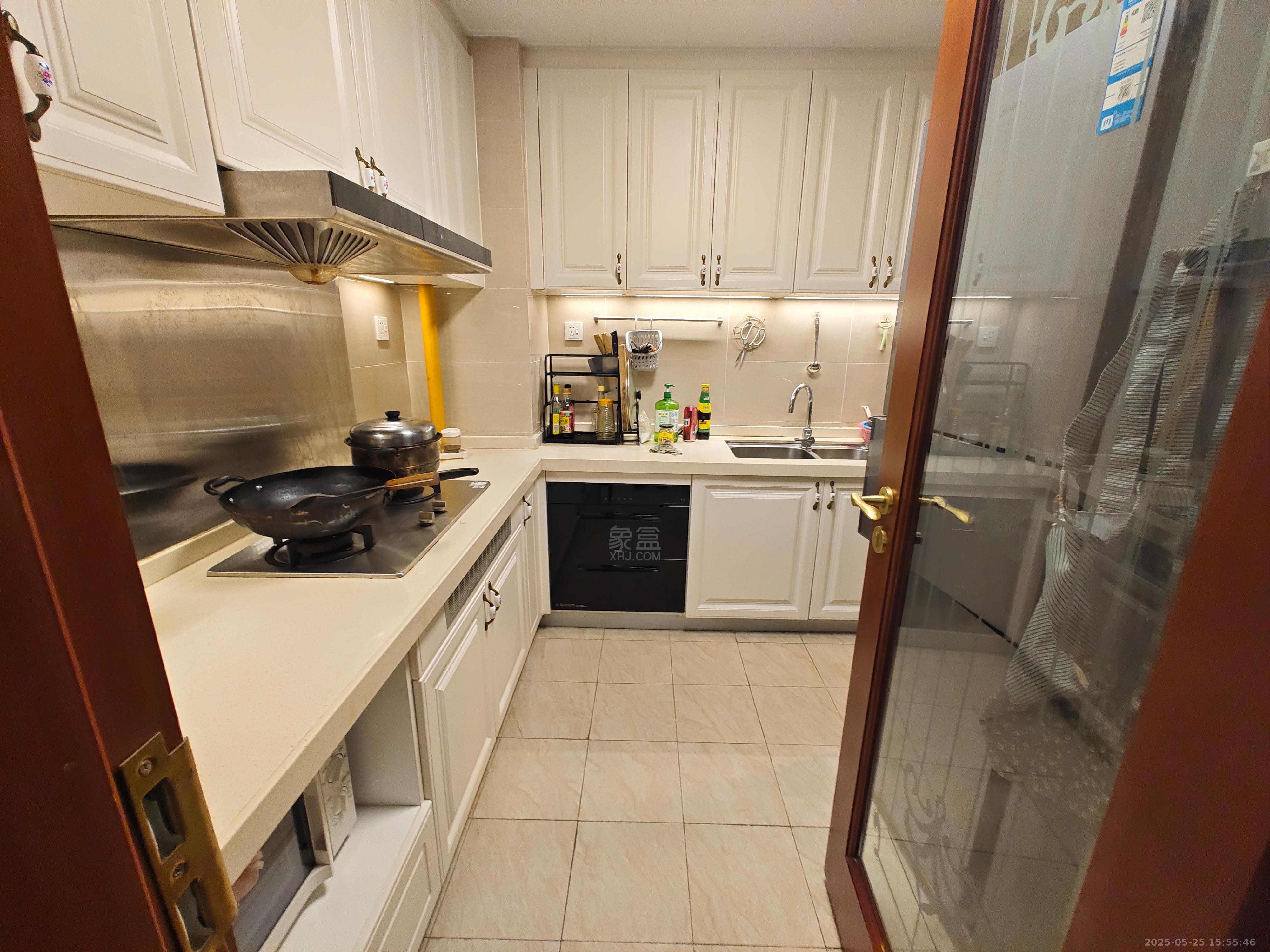 恒大华府 3室2厅2卫 2200.0元/月 恒大华府 3室2厅2卫 2200.0元/月室内图