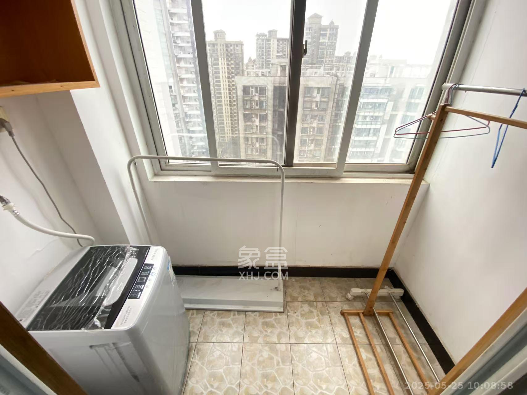 巧克力空间（建鸿达现代大厦）  2室2厅1卫   2200.00元/月室内图