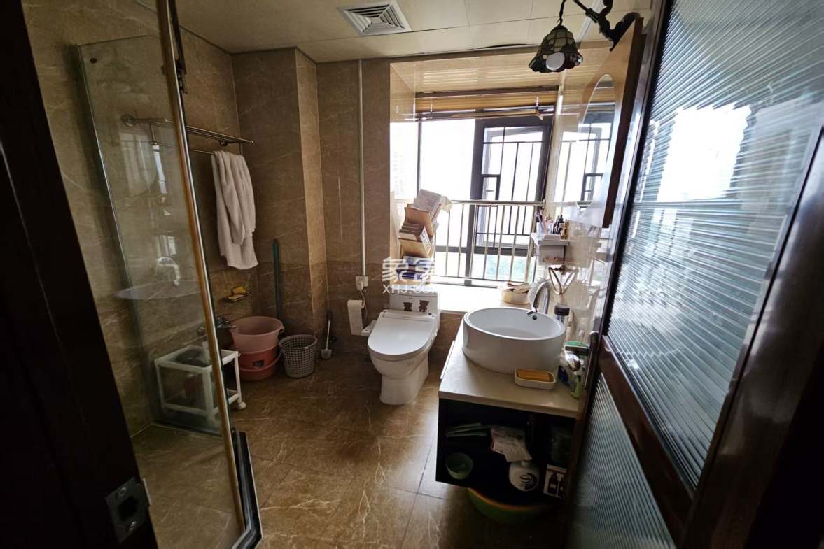 流金岁月-华晨国际 3室2厅2卫 98.0万 流金岁月-华晨国际 3室2厅2卫 98.0万室内图