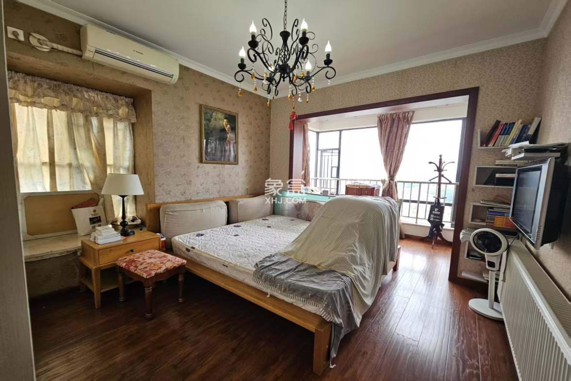 流金岁月-华晨国际 3室2厅2卫 98.0万 流金岁月-华晨国际 3室2厅2卫 98.0万室内图