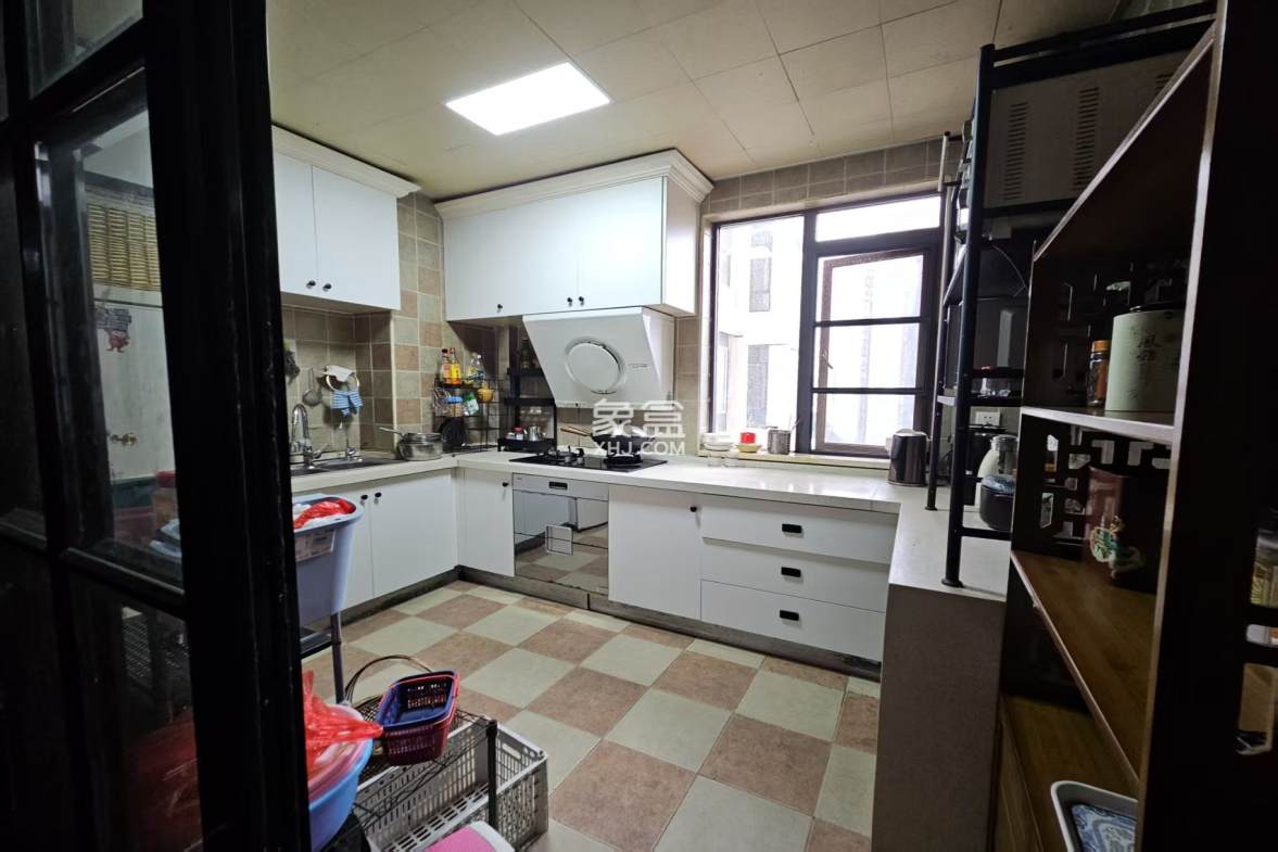 流金岁月-华晨国际 3室2厅2卫 98.0万 流金岁月-华晨国际 3室2厅2卫 98.0万室内图