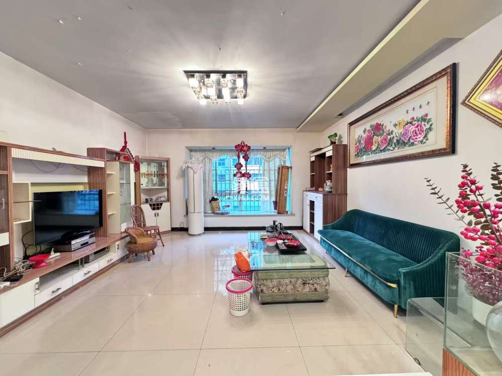 四季花园  4室2厅2卫    90.8万