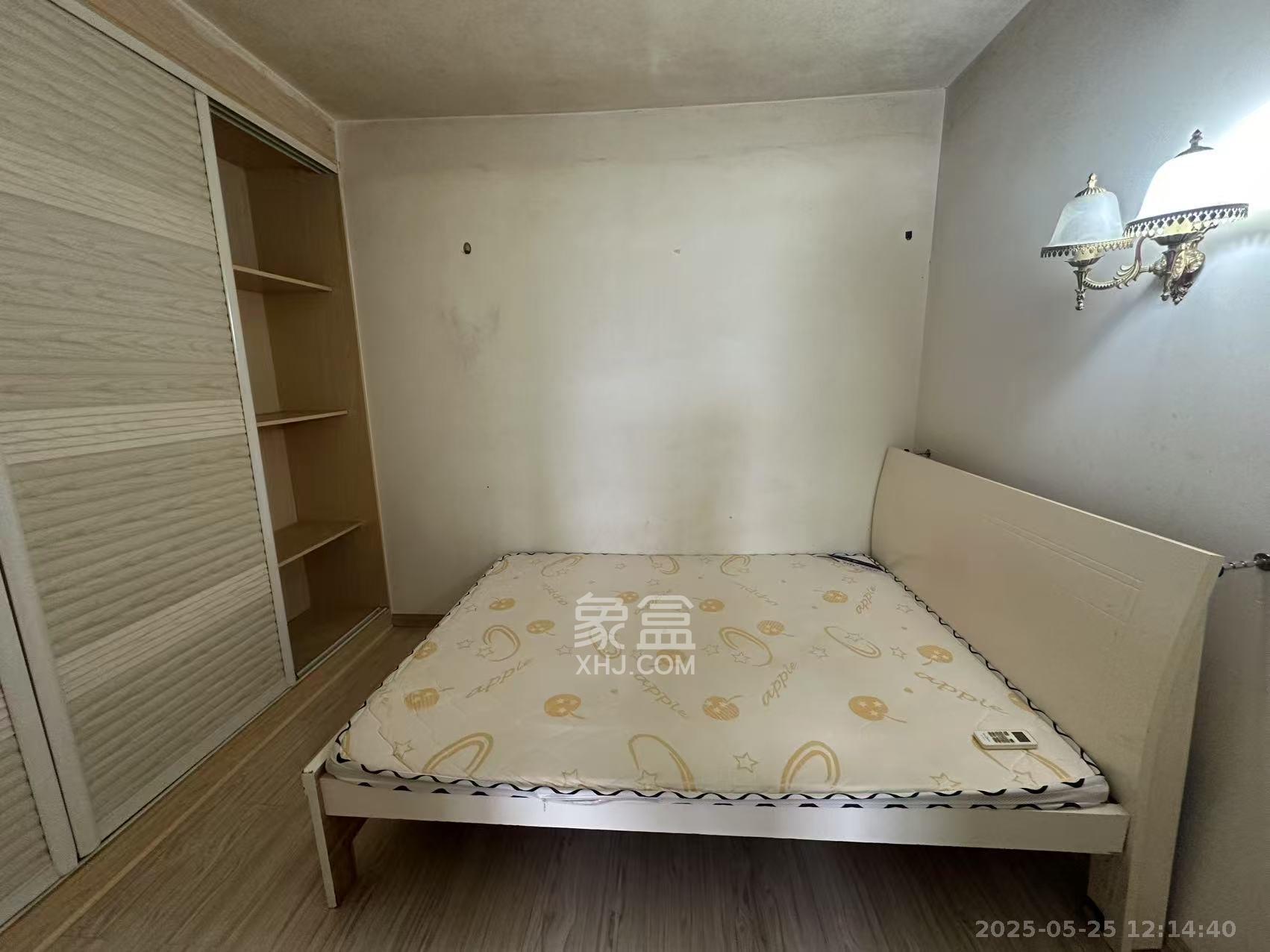 金色loft（鑫秋大厦）  2室1厅1卫   2000.00元/月室内图