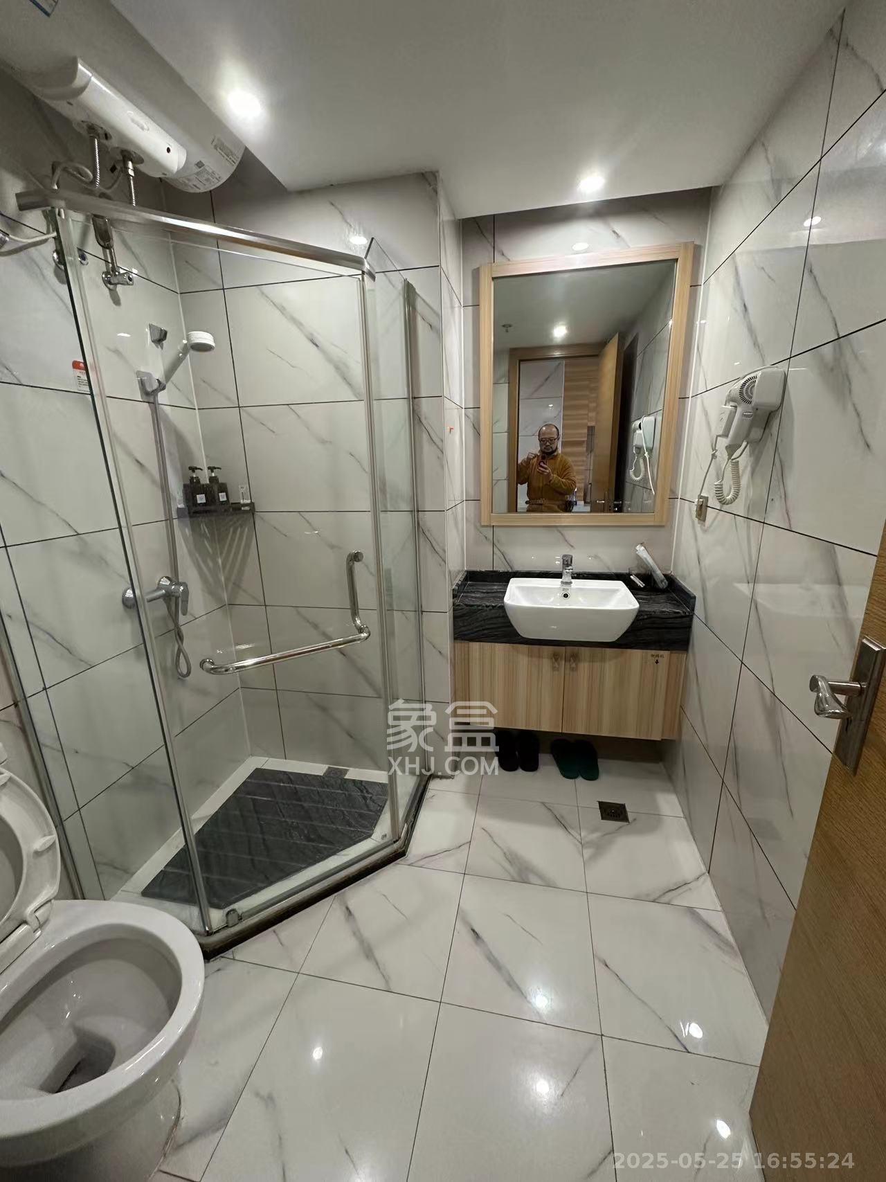 众东国际 1室1厅1卫 2100.0元/月 众东国际 1室1厅1卫 2100.0元/月室内图