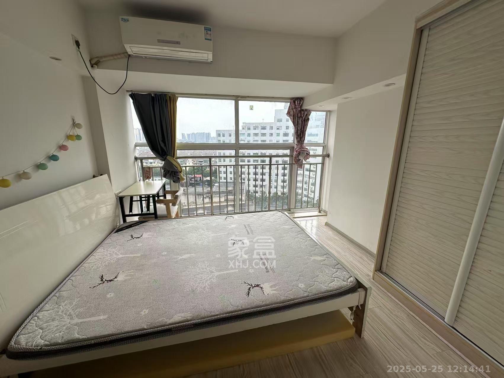 金色loft（鑫秋大厦）  2室1厅1卫   2000.00元/月室内图