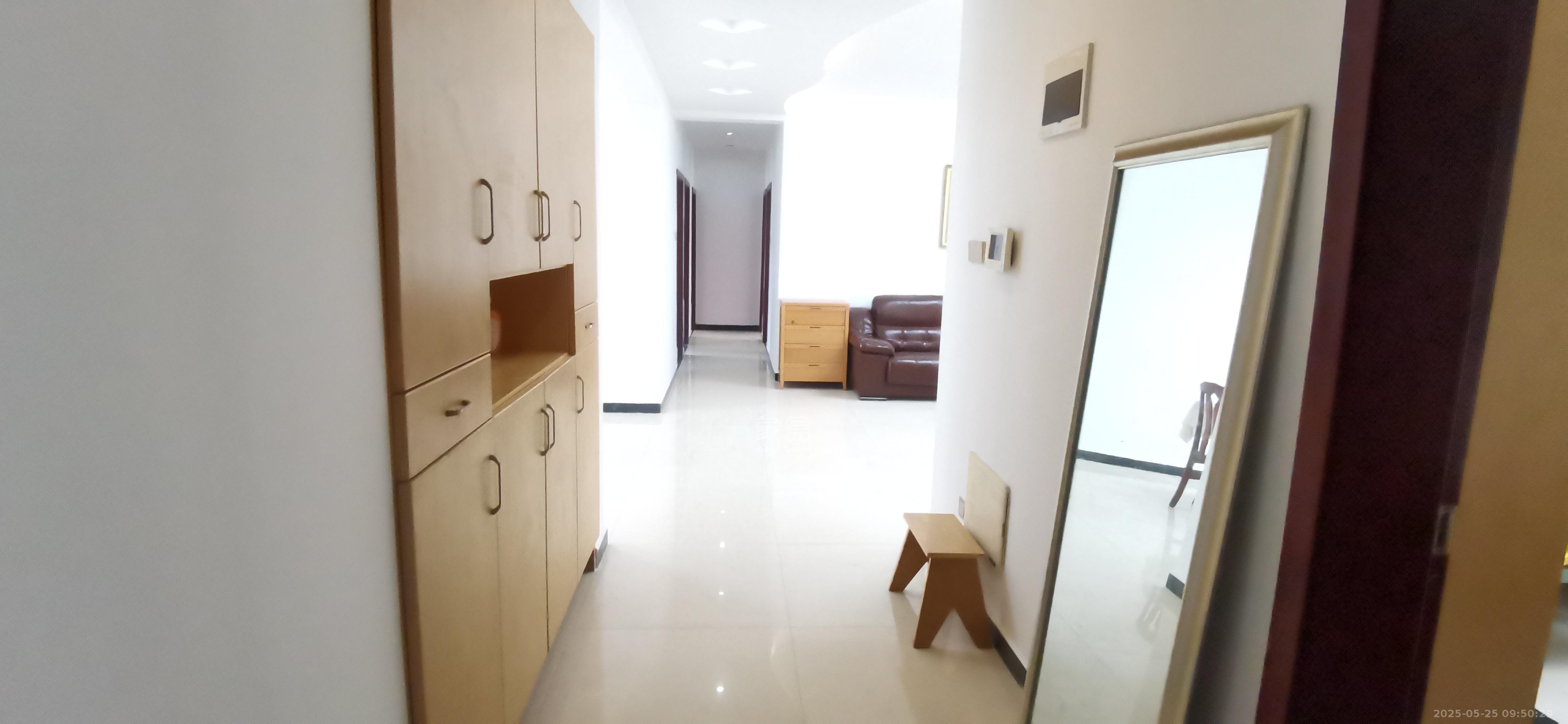 辉煌国际城一期 5室2厅2卫 3500.0元/月 辉煌国际城一期 5室2厅2卫 3500.0元/月室内图