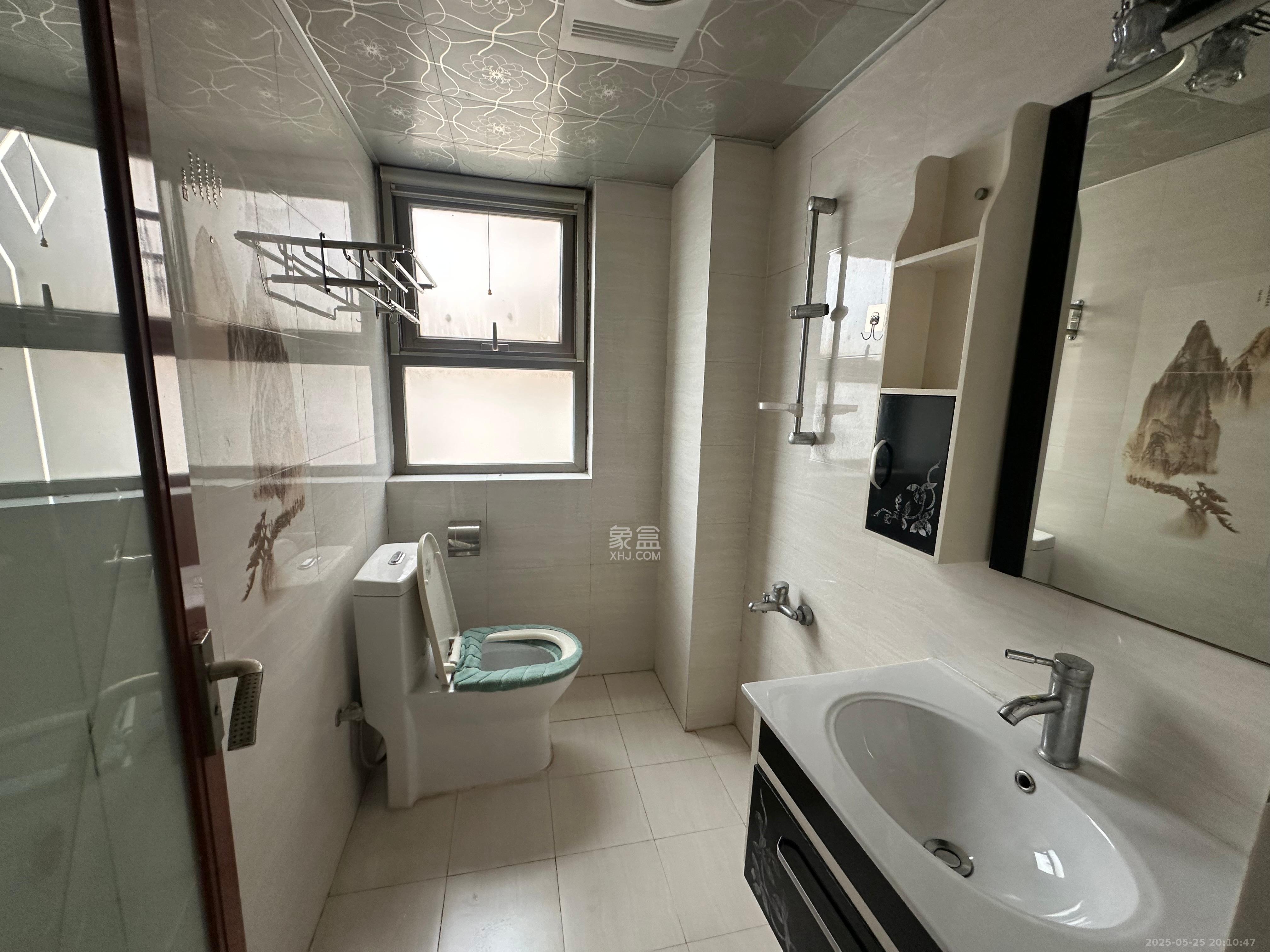 怡海星城  1室2厅1卫    1600.0元/月室内图